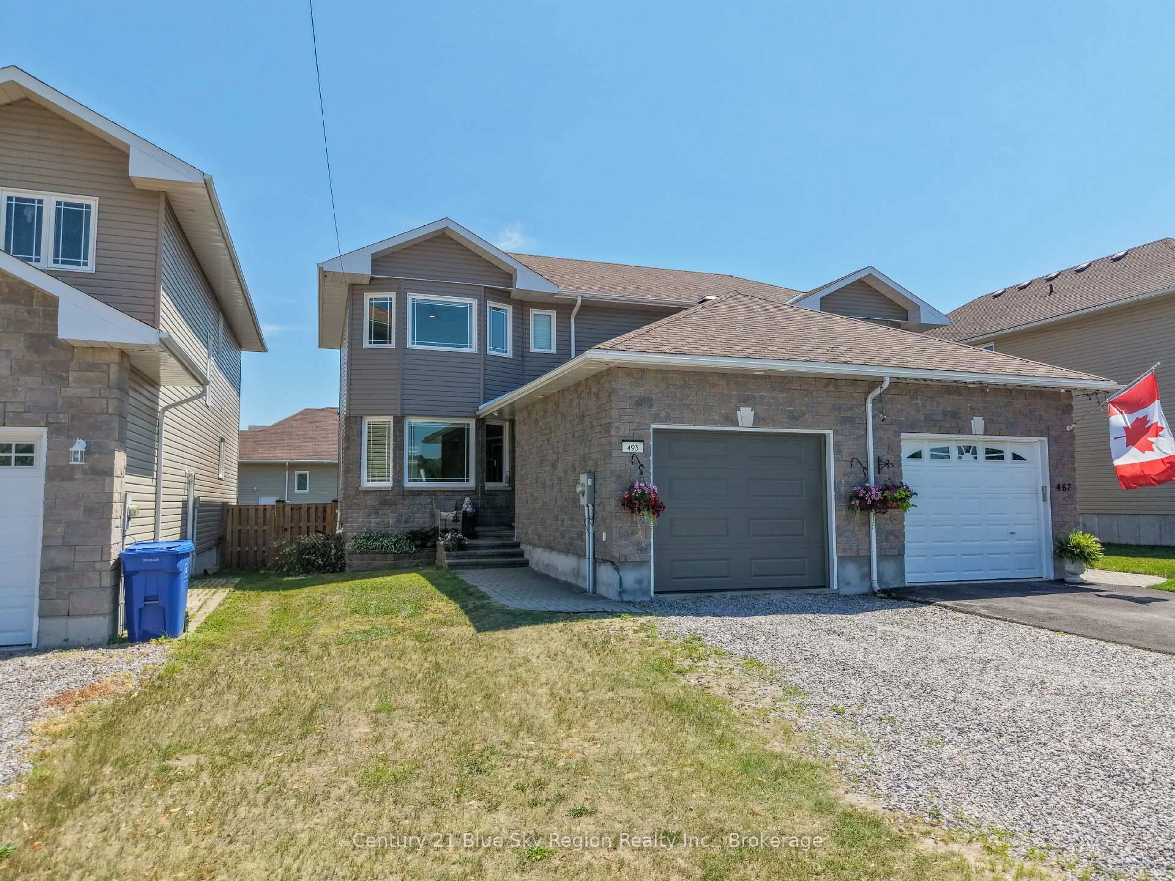 Home with vinyl exterior material, street for 493 Norman Ave, North Bay Ontario P1B 0C6