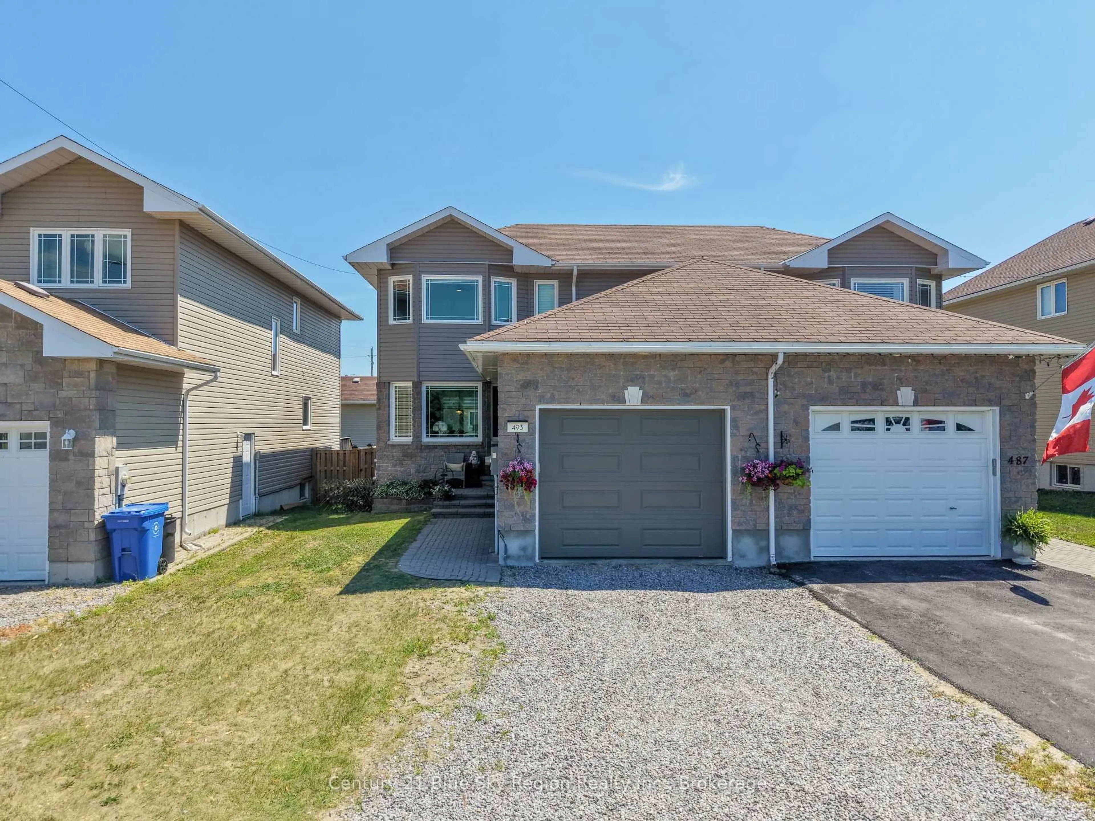 Home with vinyl exterior material, street for 493 Norman Ave, North Bay Ontario P1B 0C6