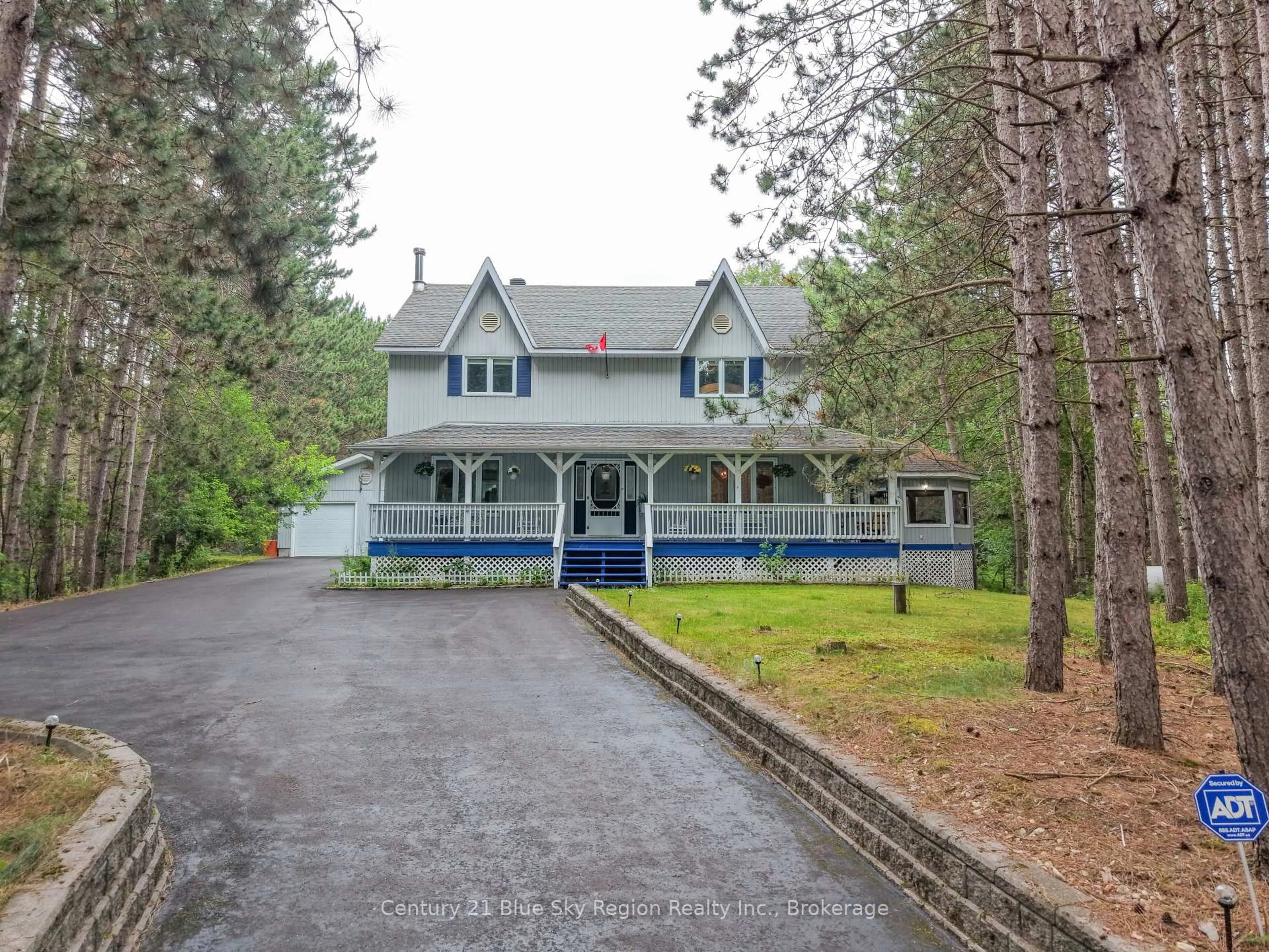 A pic from outside/outdoor area/front of a property/back of a property/a pic from drone, street for 310 Pinecreek Cres, Callander Ontario P0H 1H0