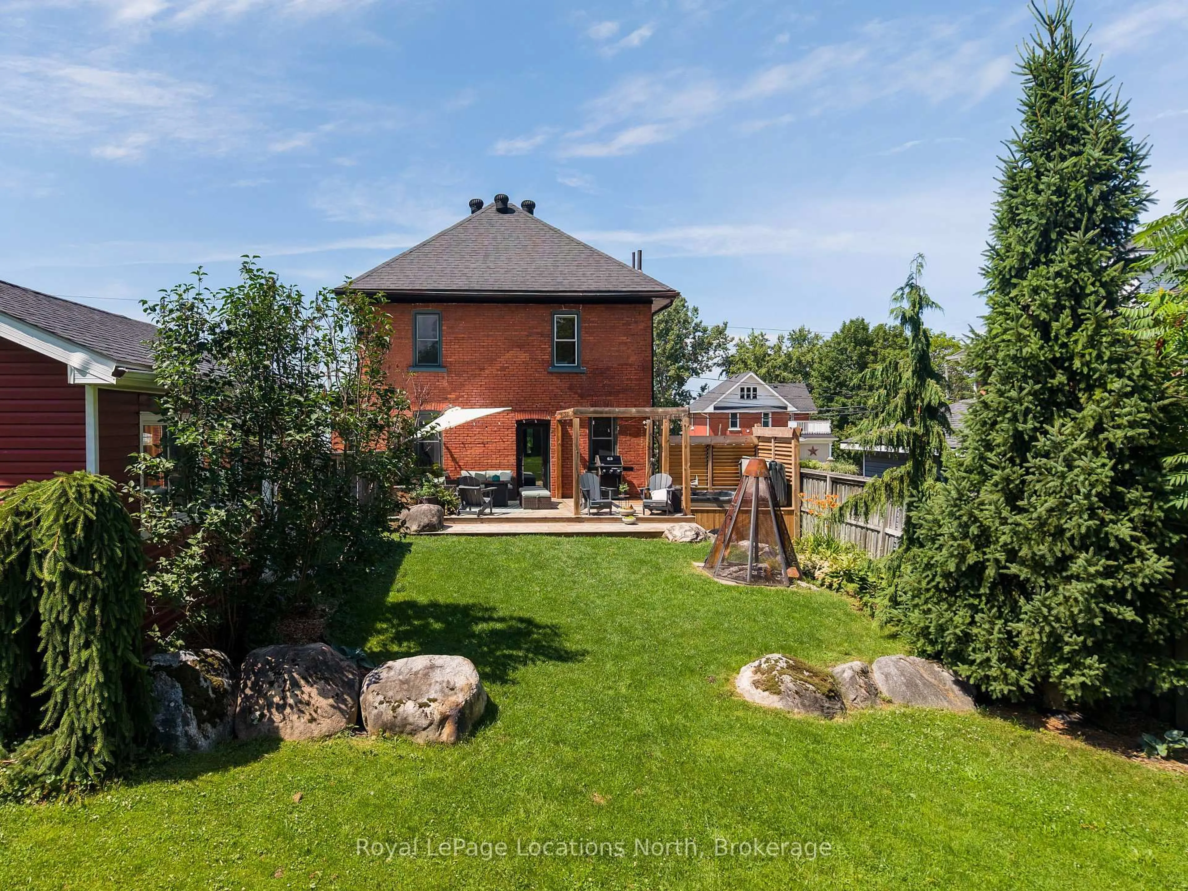 Home with brick exterior material, unknown for 151 Nelson St, Meaford Ontario N4L 1G3