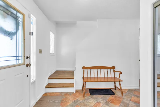 359 Lexington Rd, Waterloo 5