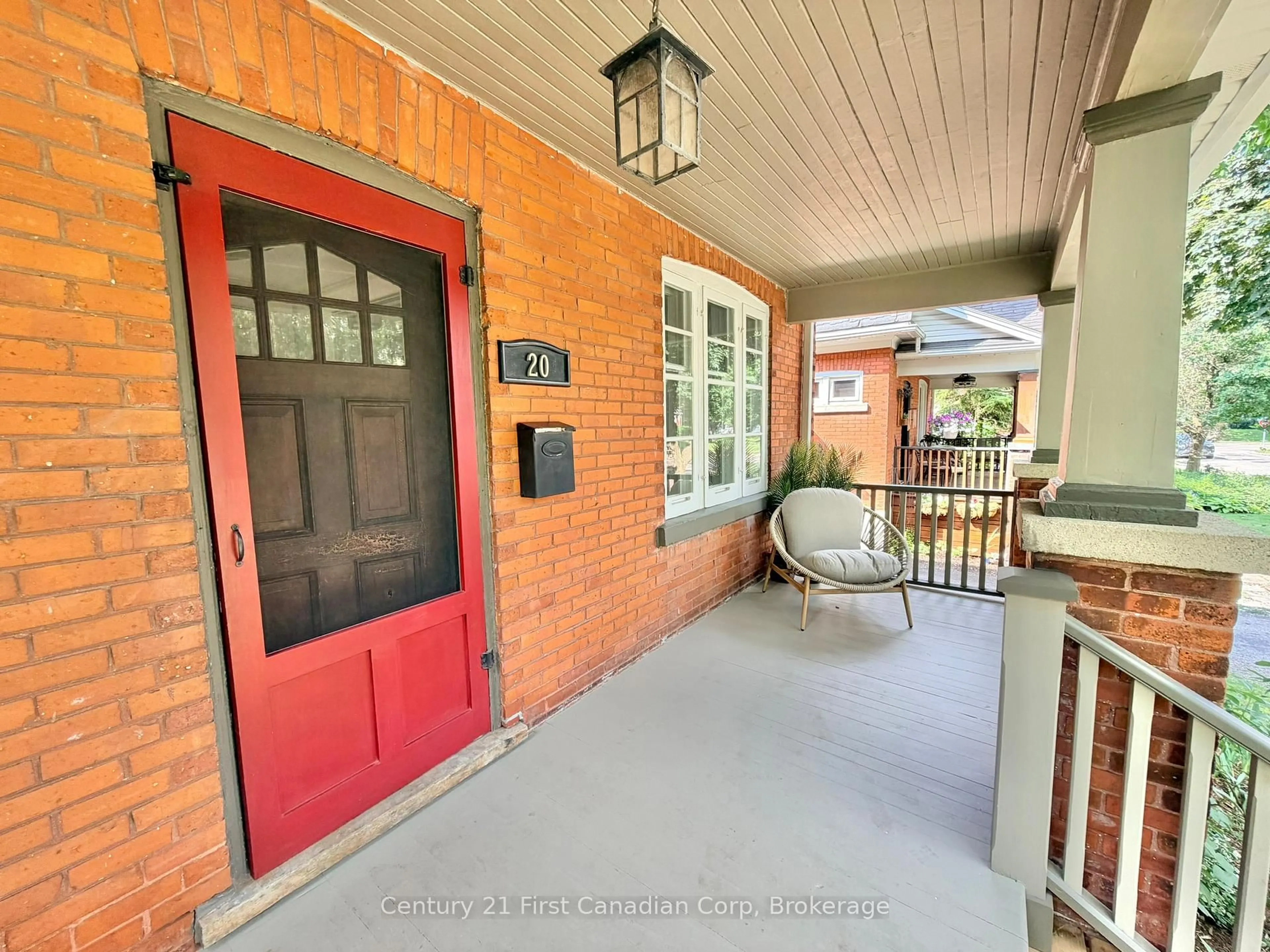 Indoor entryway for 20 Rankin St, Stratford Ontario N5A 6H9