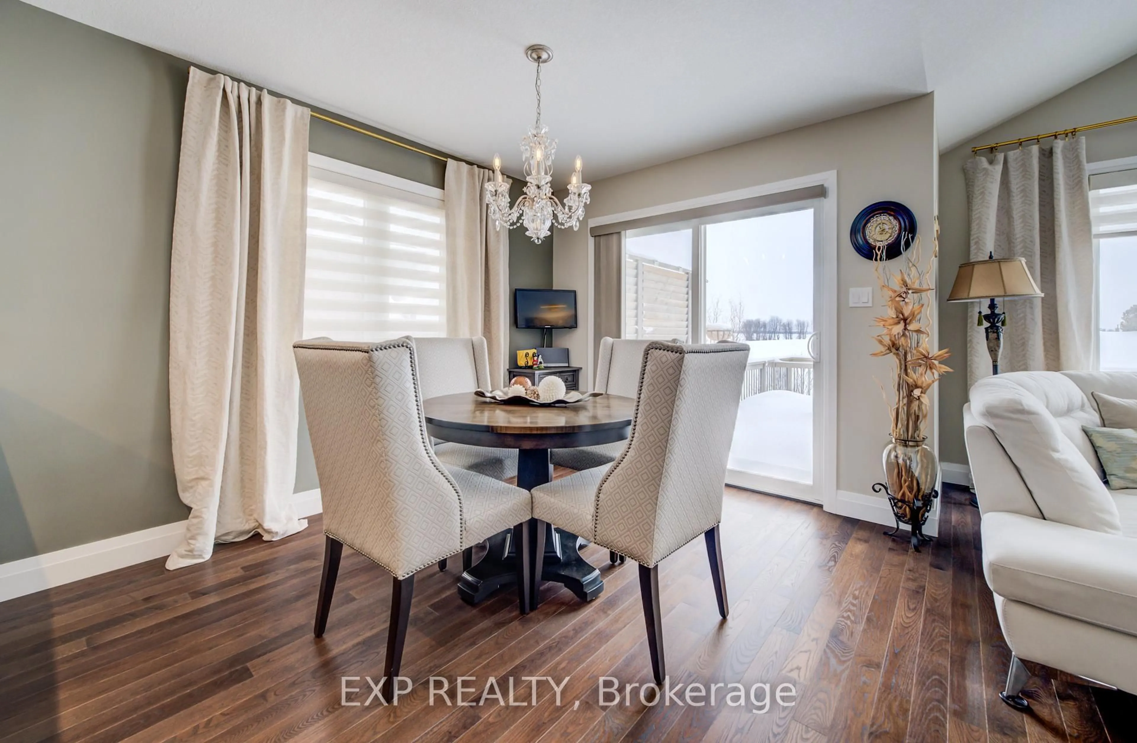Dining room, wood/laminate floor for 130 Bridge Cres, Minto Ontario N0G 2P0
