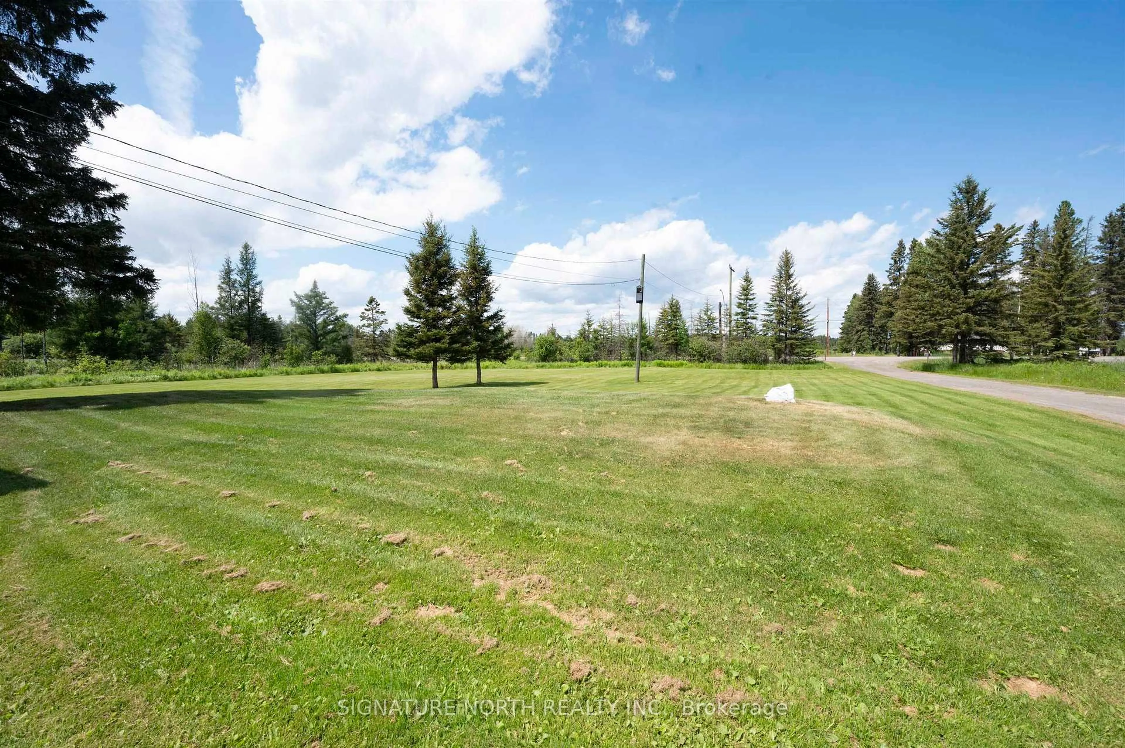 A pic from outside/outdoor area/front of a property/back of a property/a pic from drone, unknown for 2306 Arthur Street West, Thunder Bay Ontario P7K 1B4