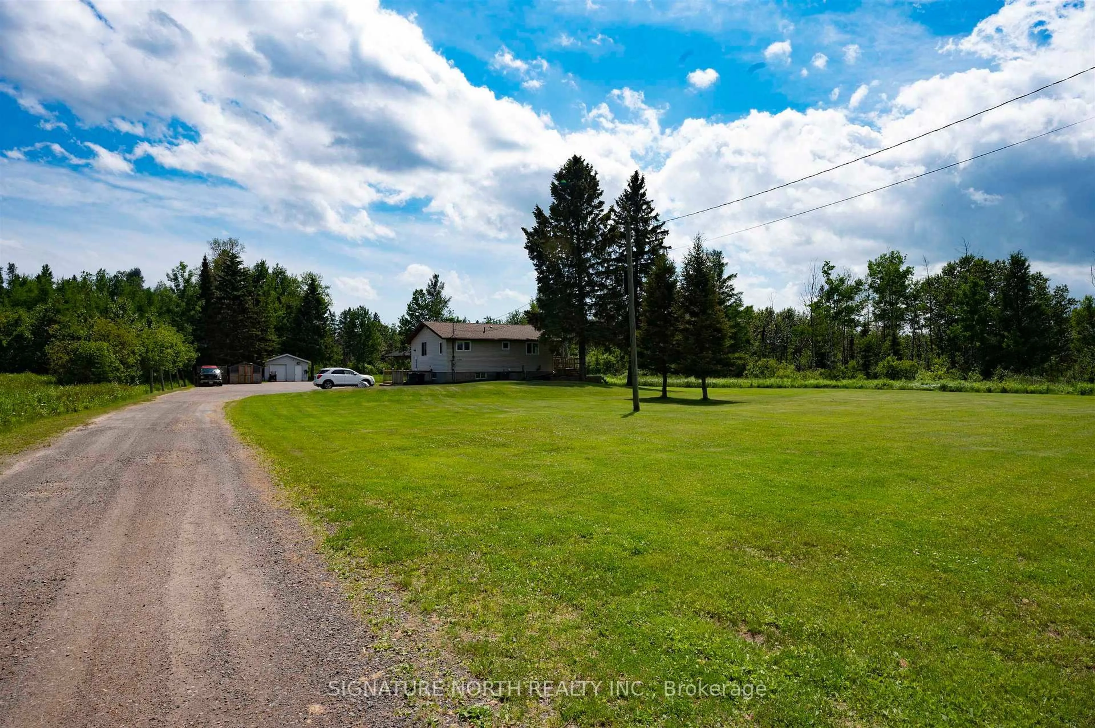 A pic from outside/outdoor area/front of a property/back of a property/a pic from drone, unknown for 2306 Arthur Street West, Thunder Bay Ontario P7K 1B4