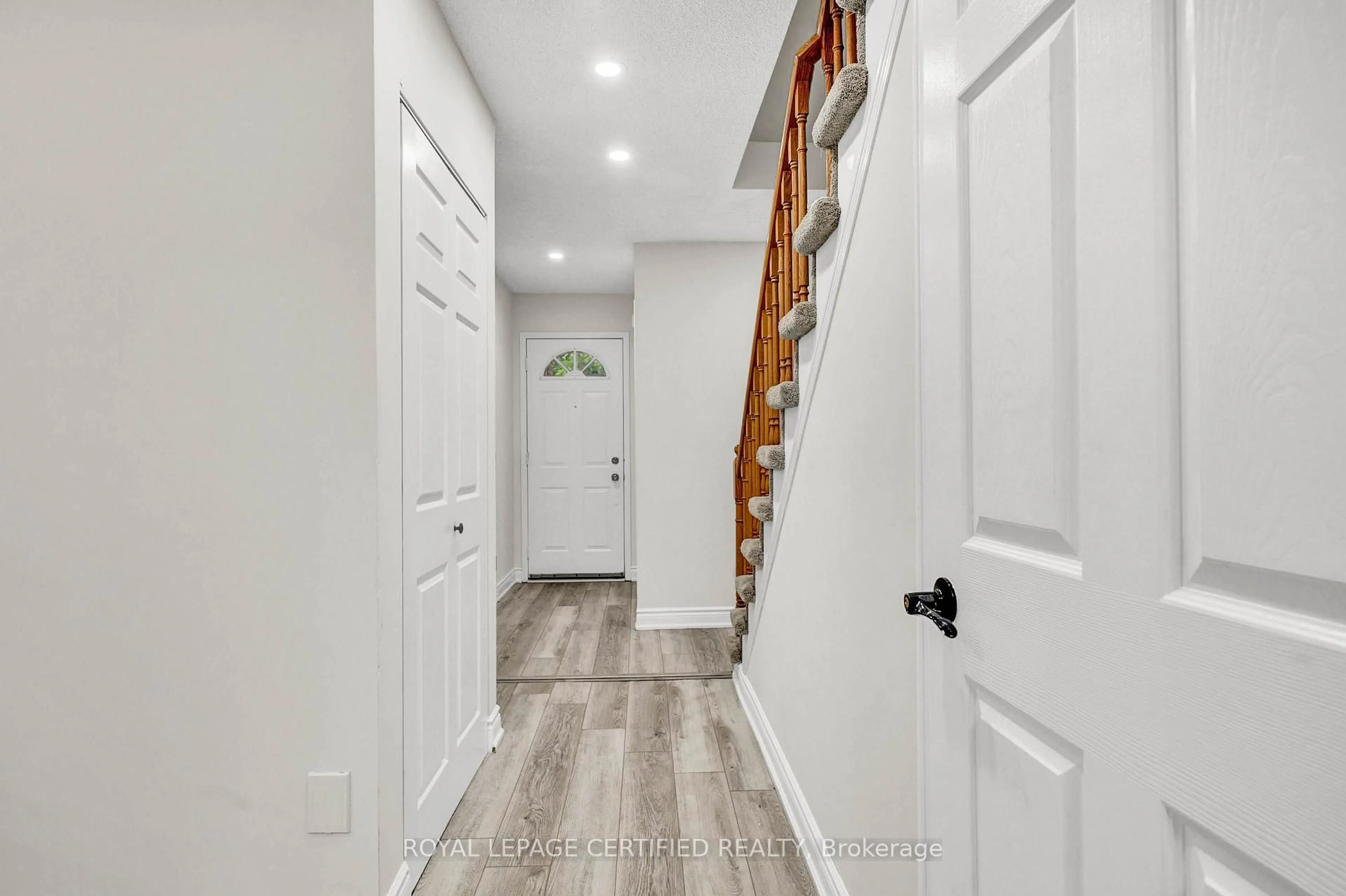 Indoor entryway for 302 College Ave #21, Guelph Ontario N1G 4T6