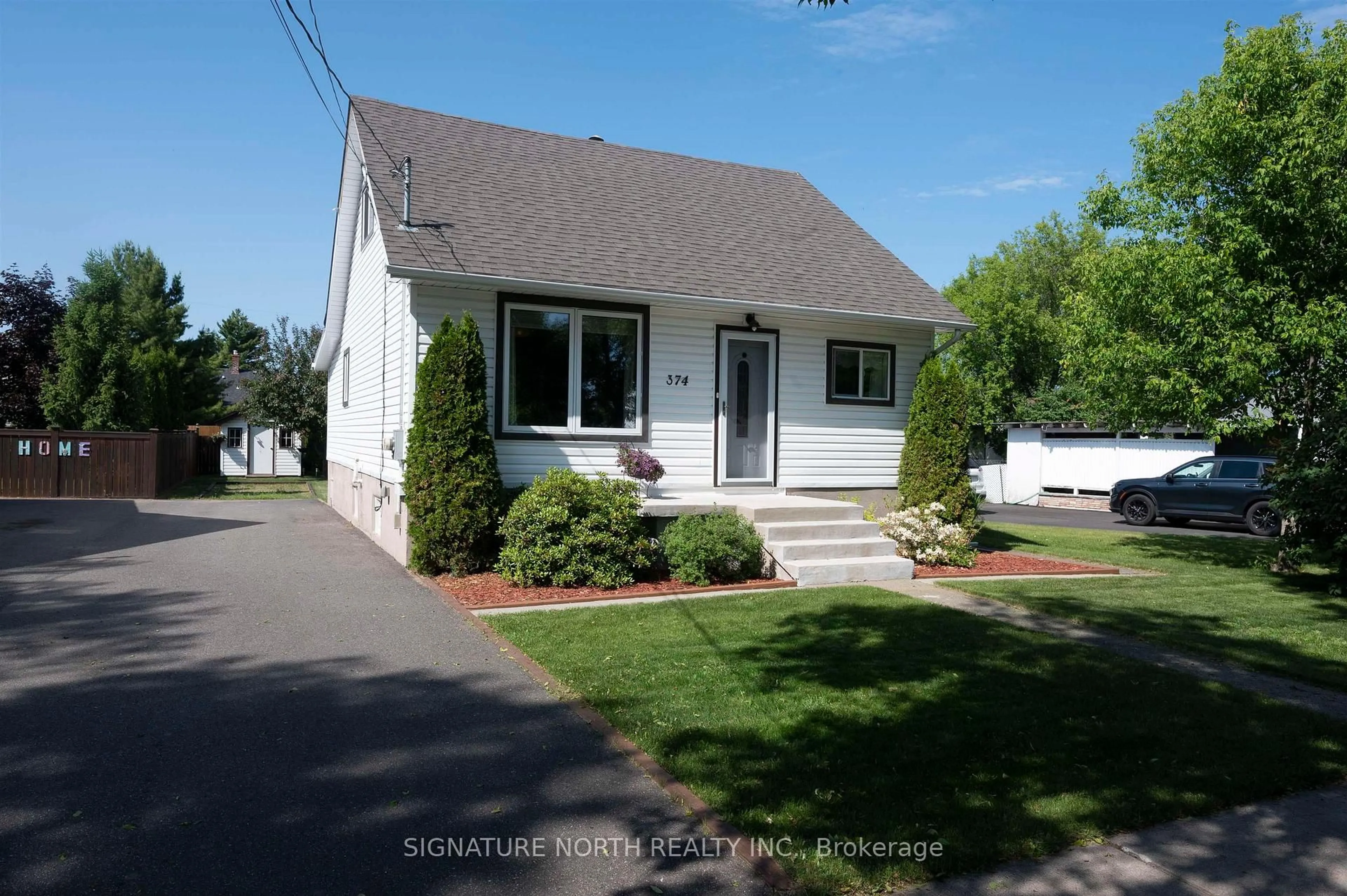 Home with vinyl exterior material, street for 374 Morse Street, Thunder Bay Ontario P7A 1G5
