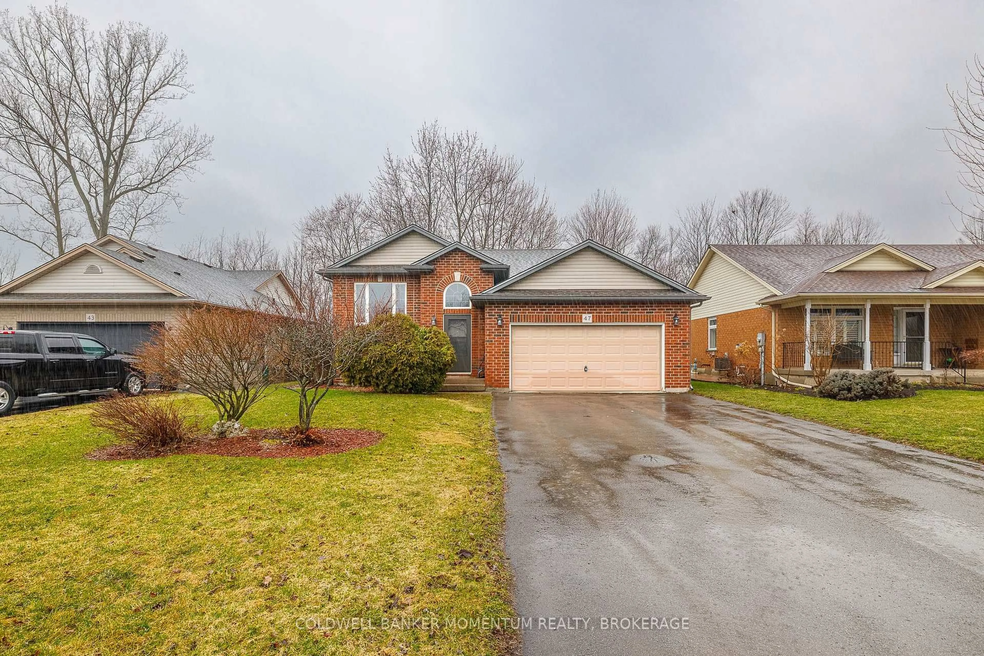 Home with brick exterior material, street for 47 Thorold Ave, Thorold Ontario L0S 1K0