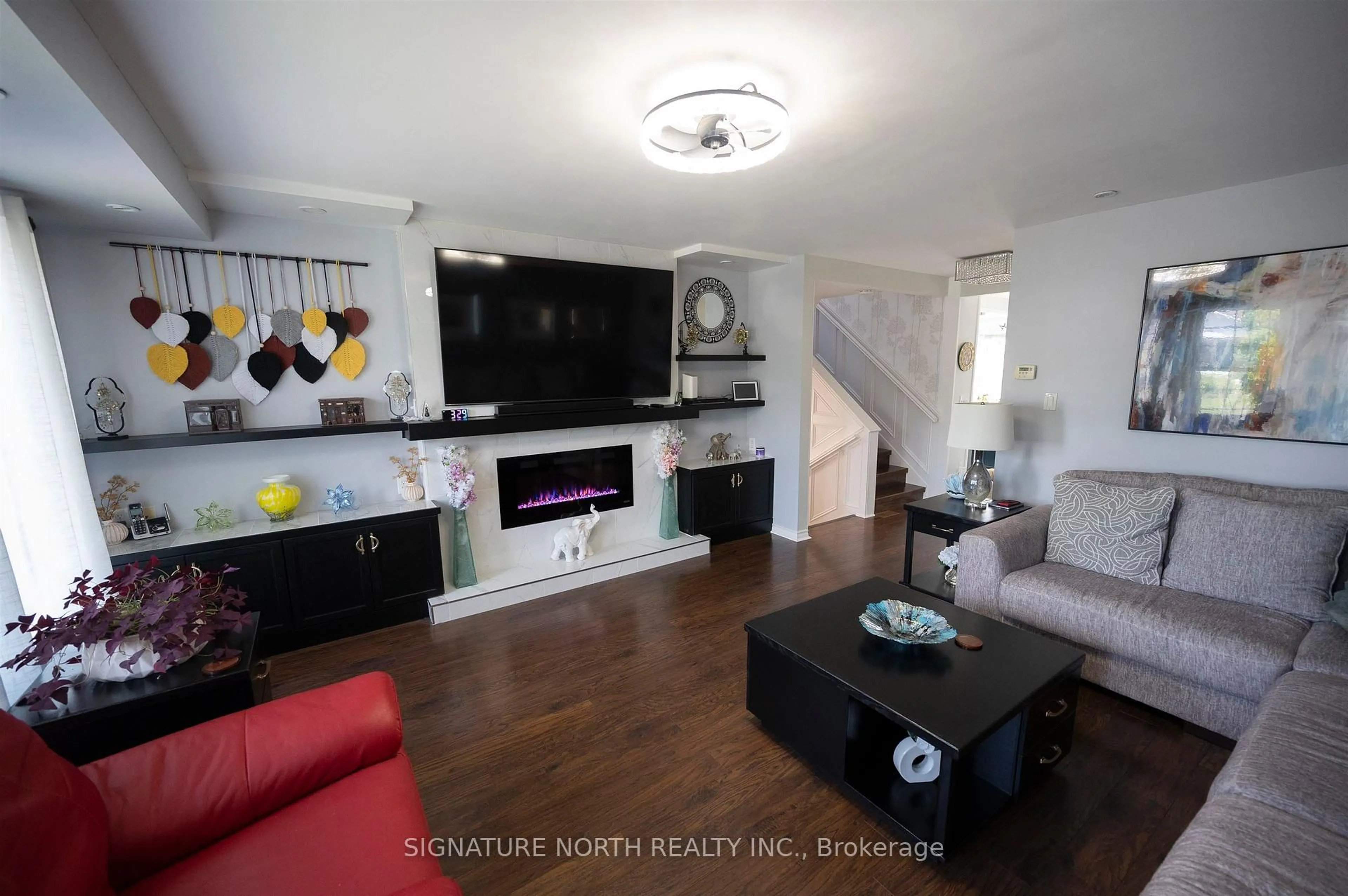 Living room with furniture, unknown for 374 Mary Street East, Thunder Bay Ontario P7E 4J9