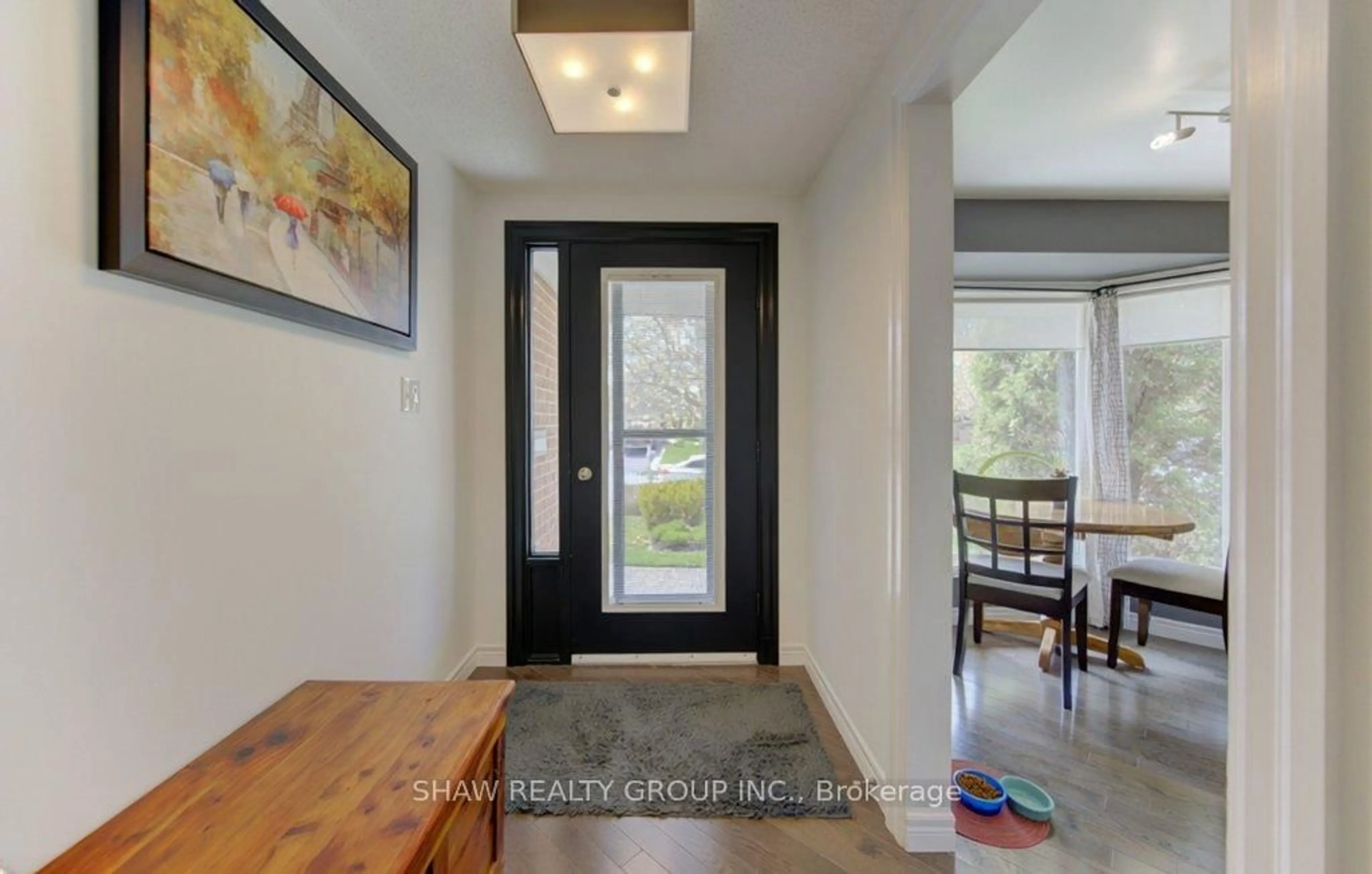 Indoor entryway for 108 Clearwater Cres, Waterloo Ontario N2V 1L8