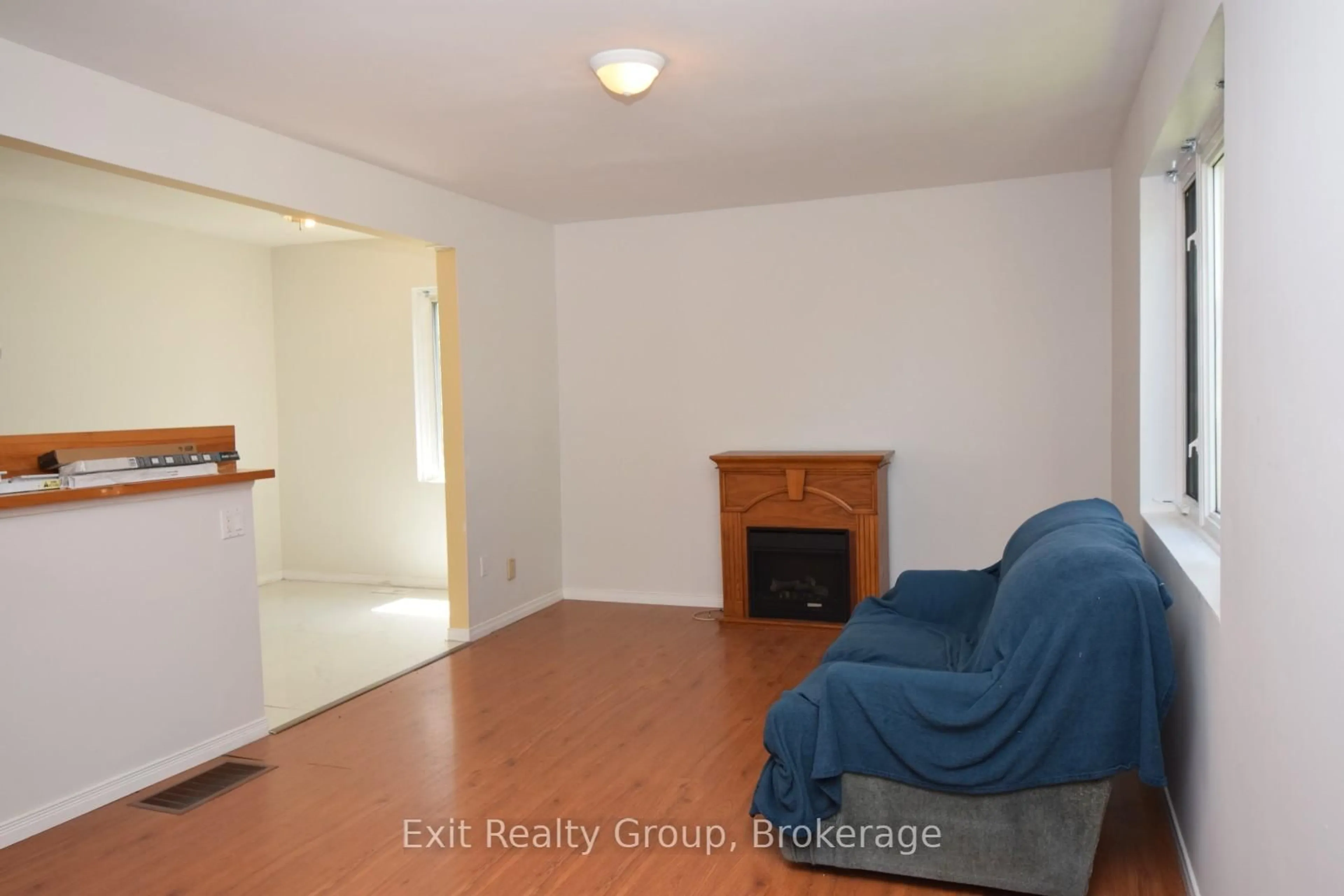 A pic of a room for 11 Flindall St, Quinte West Ontario K8V 3C9