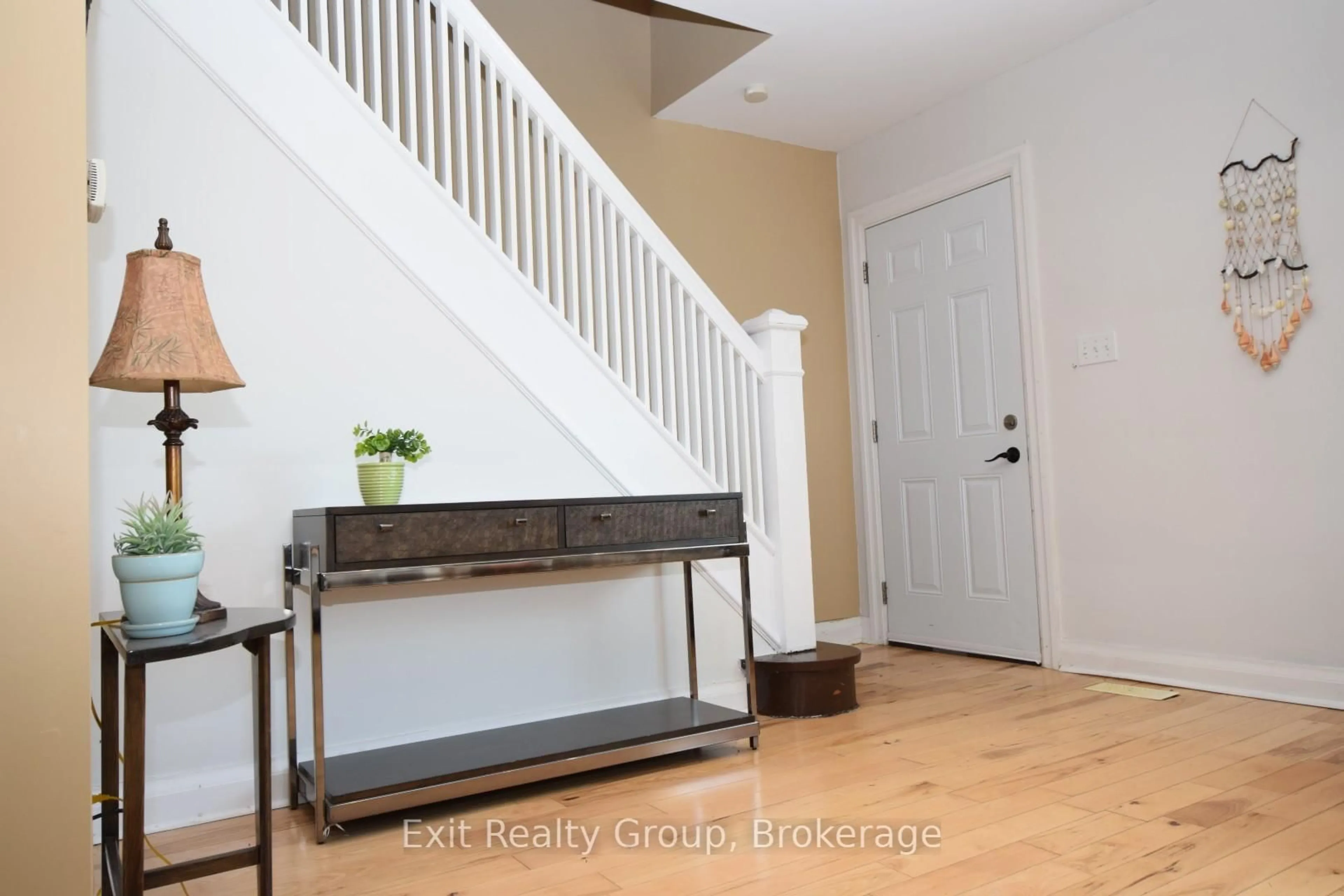 Indoor entryway for 13 Flindall St, Quinte West Ontario K8V 3C9