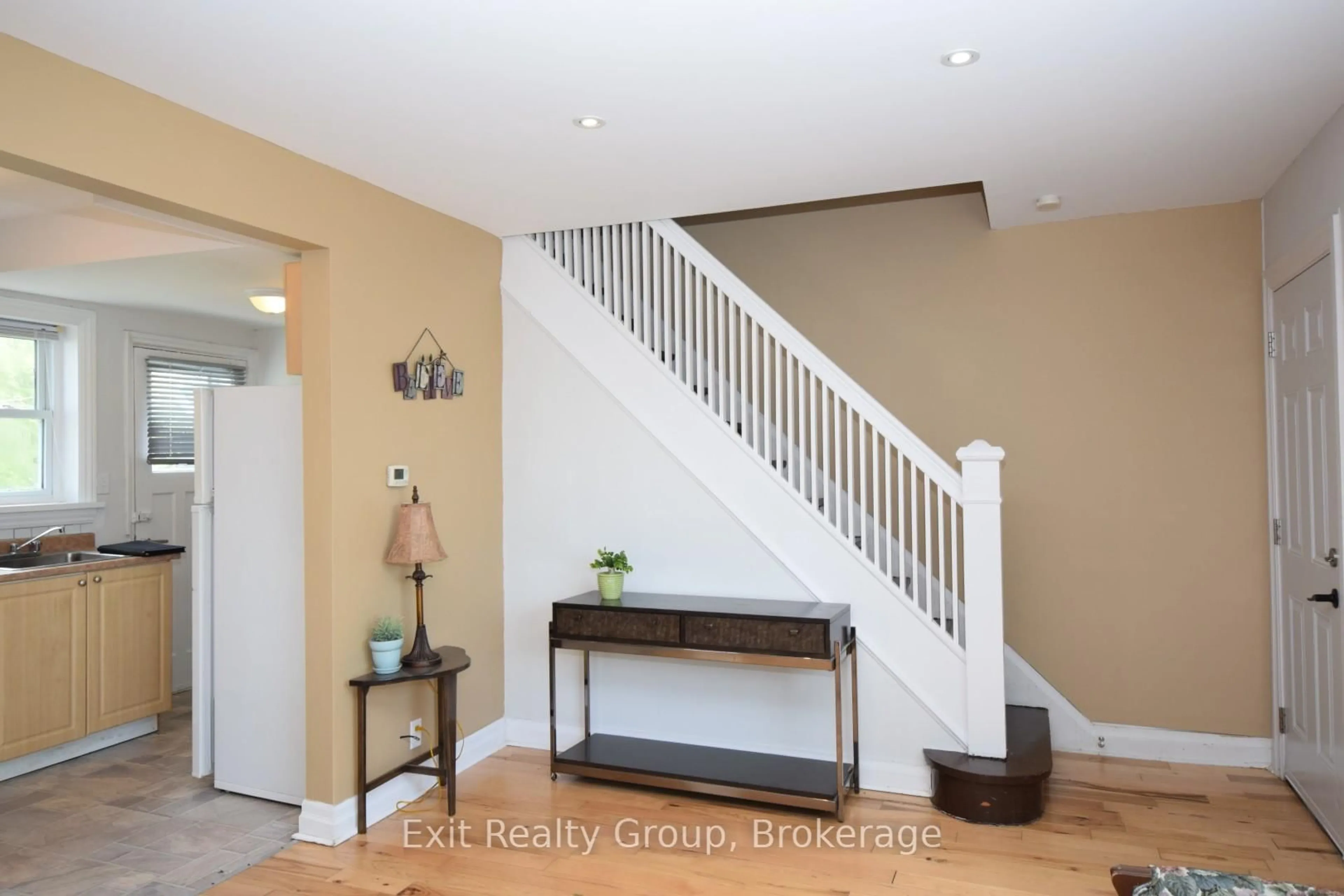 Indoor entryway for 13 Flindall St, Quinte West Ontario K8V 3C9