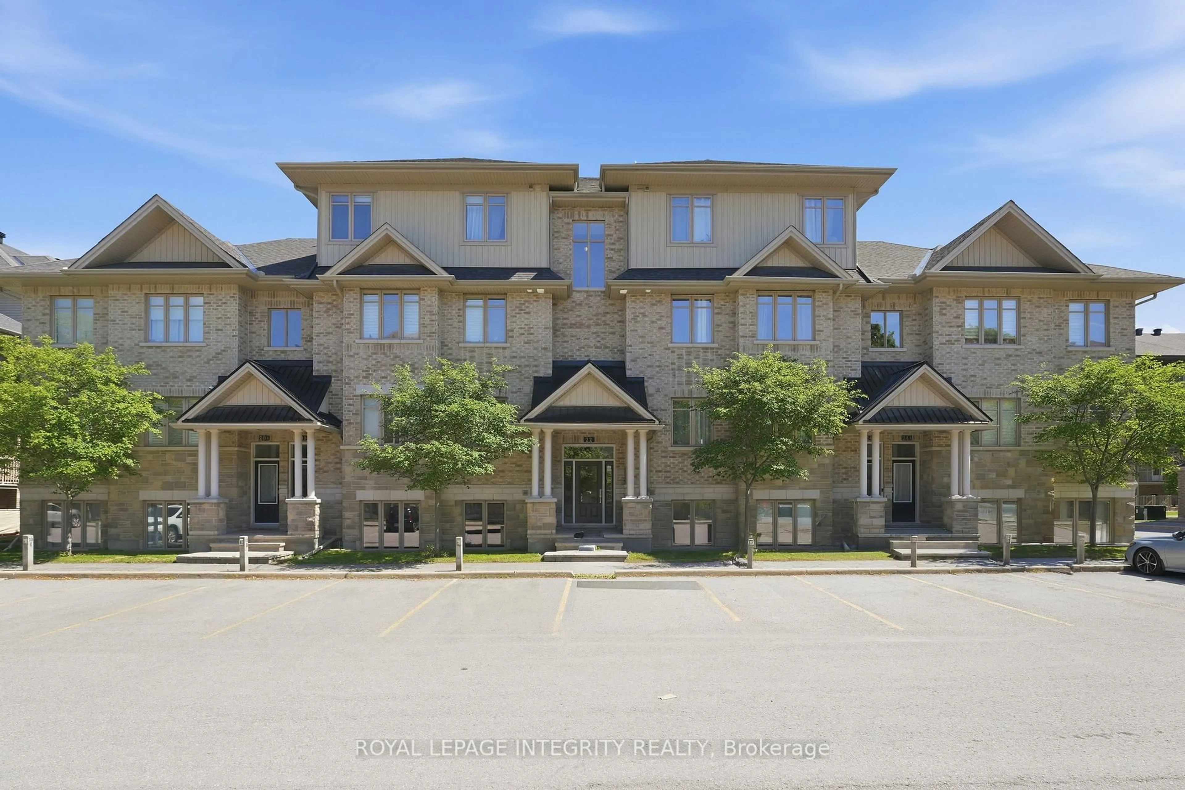 A pic from outside/outdoor area/front of a property/back of a property/a pic from drone, building for 20 Tadley Private #A, Ottawa Ontario K2J 2T3