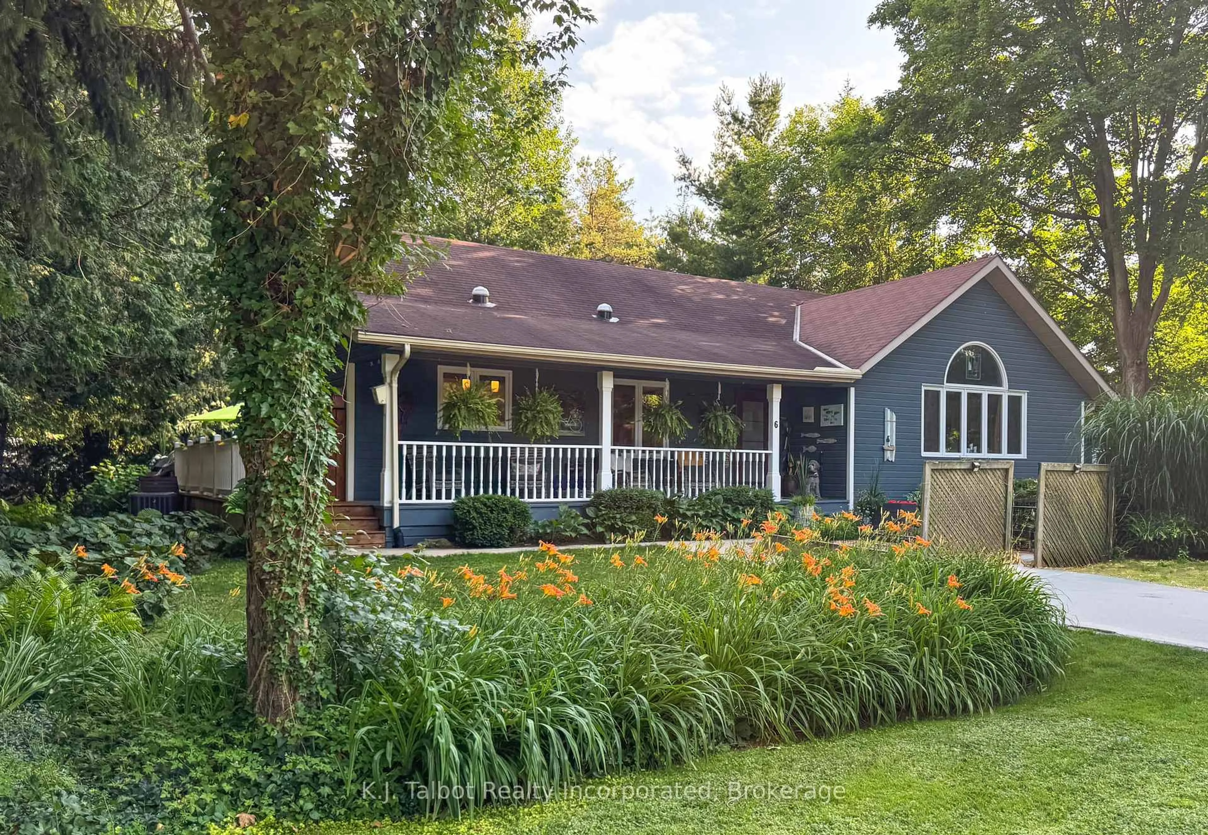 Home with vinyl exterior material, street for 6 David St, Bluewater Ontario N0M 1G0