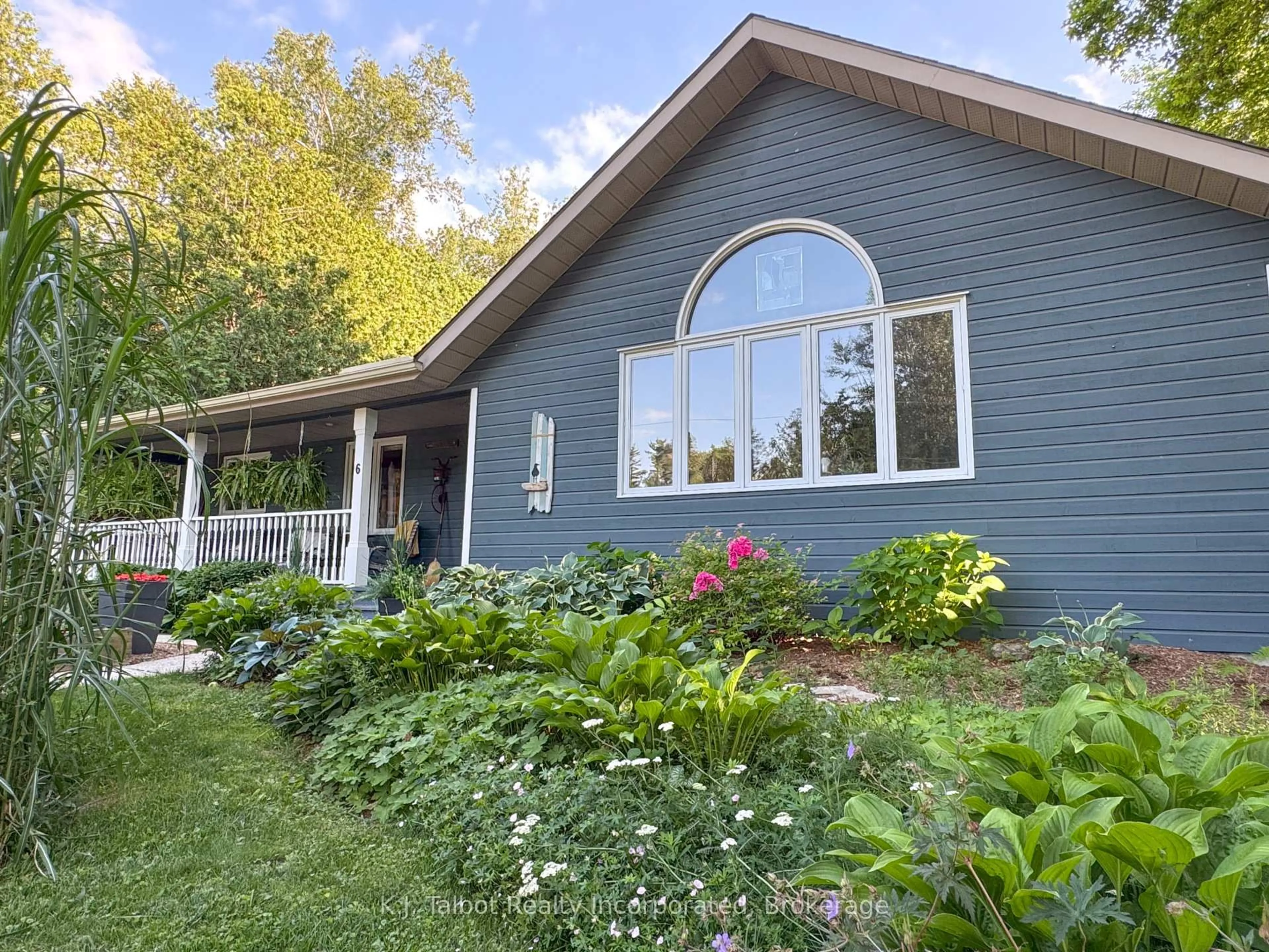 Home with vinyl exterior material, street for 6 David St, Bluewater Ontario N0M 1G0