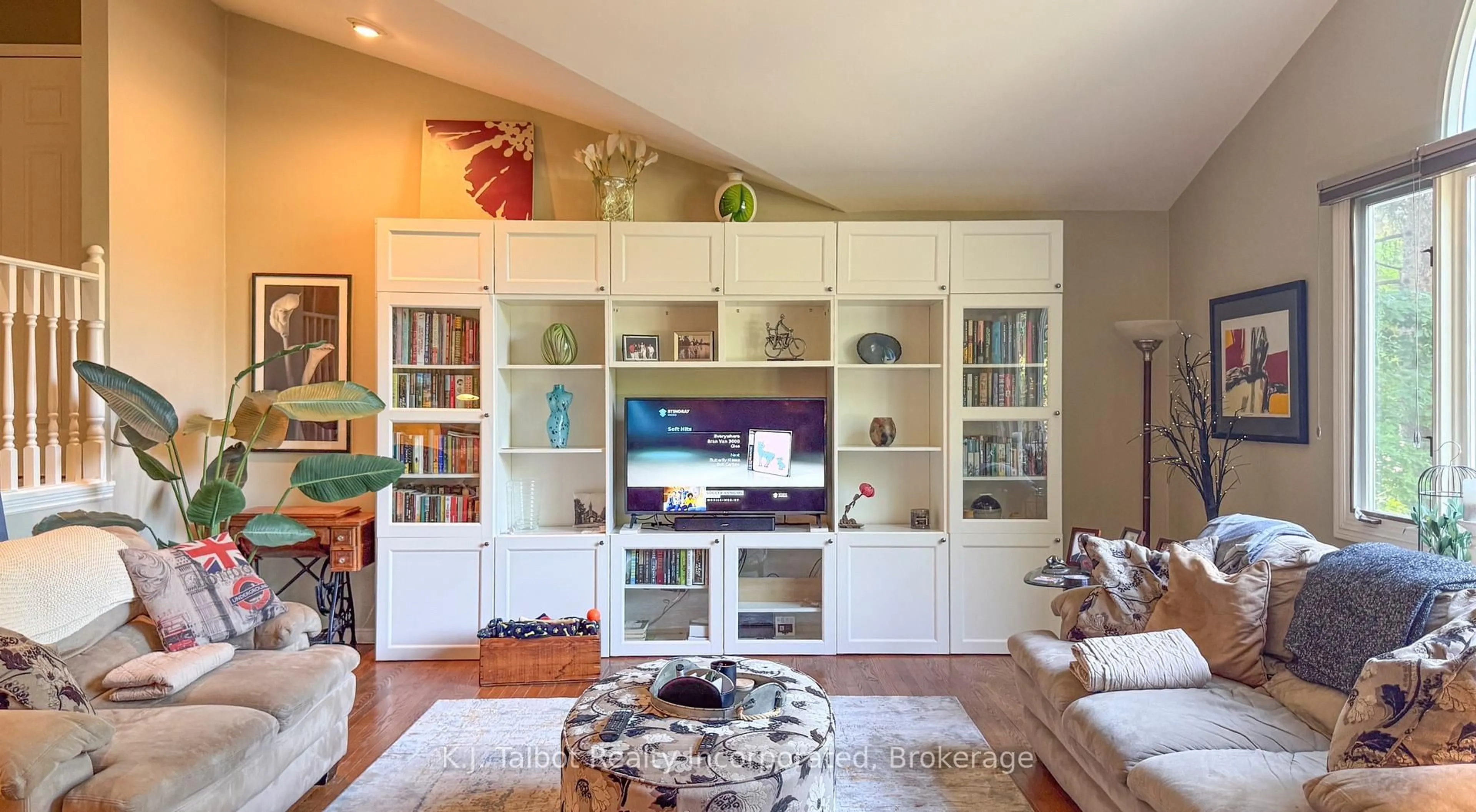 Living room with furniture, wood/laminate floor for 6 David St, Bluewater Ontario N0M 1G0