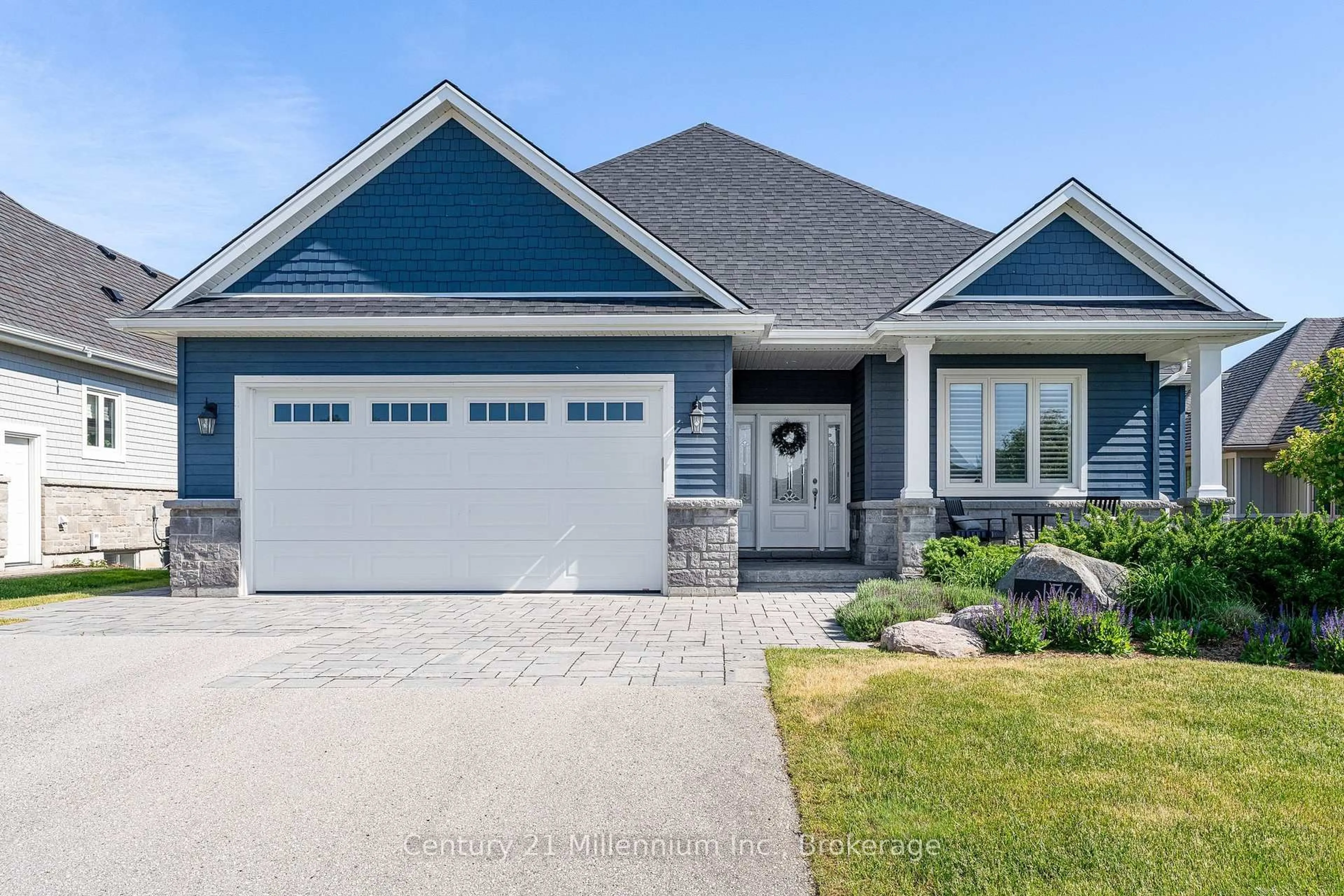 Home with vinyl exterior material, street for 176 Cobble Beach Dr, Georgian Bluffs Ontario N0H 1S0