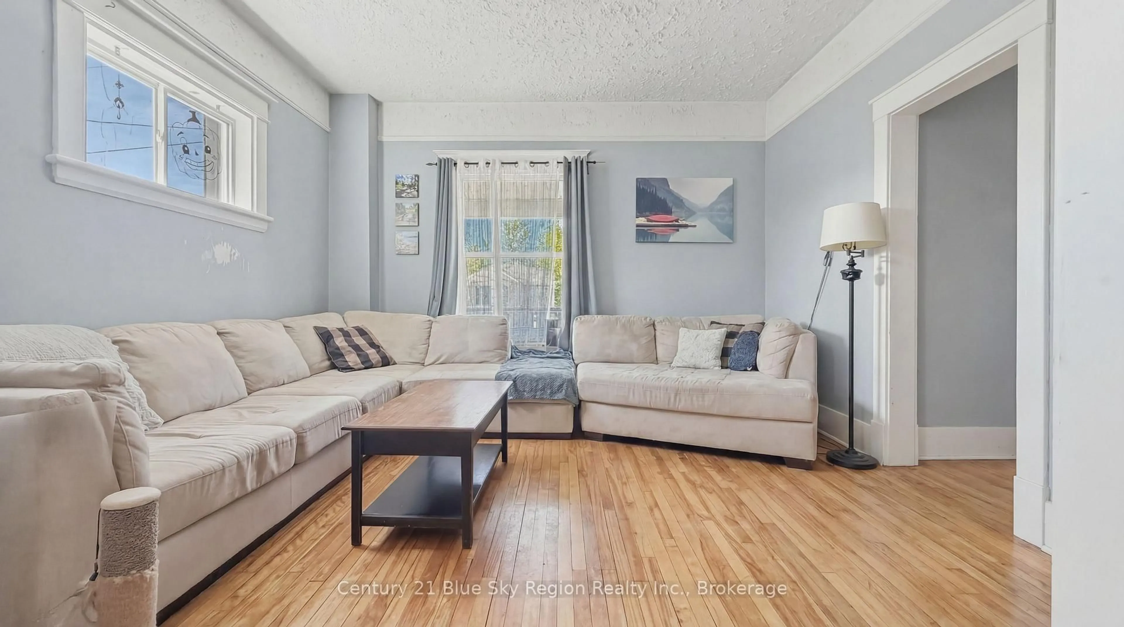 Living room with furniture, unknown for 126 Third Ave, North Bay Ontario P1B 1M5