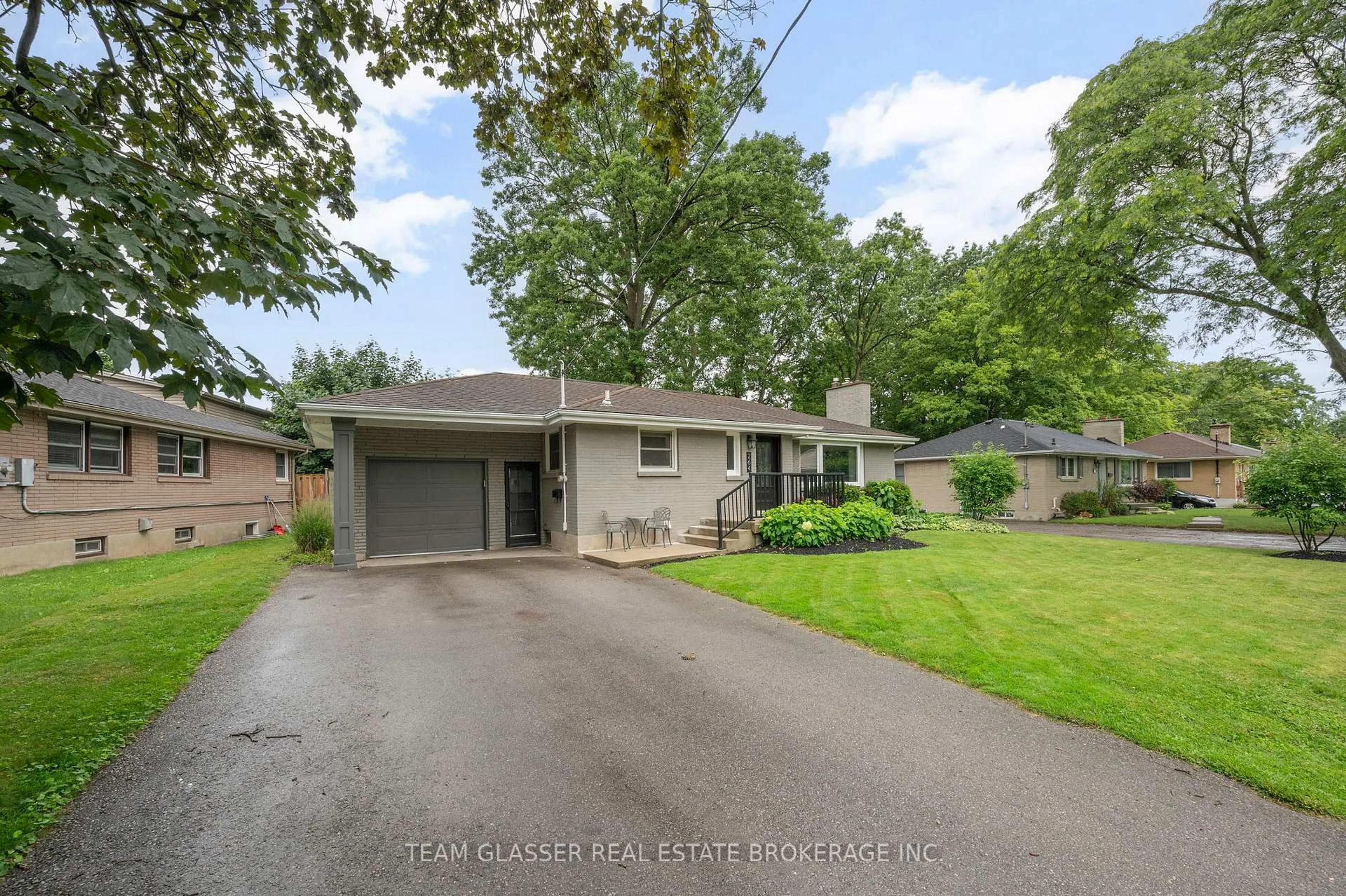 Unknown for 264 RIDGEWOOD Cres, London South Ontario N6J 3G6