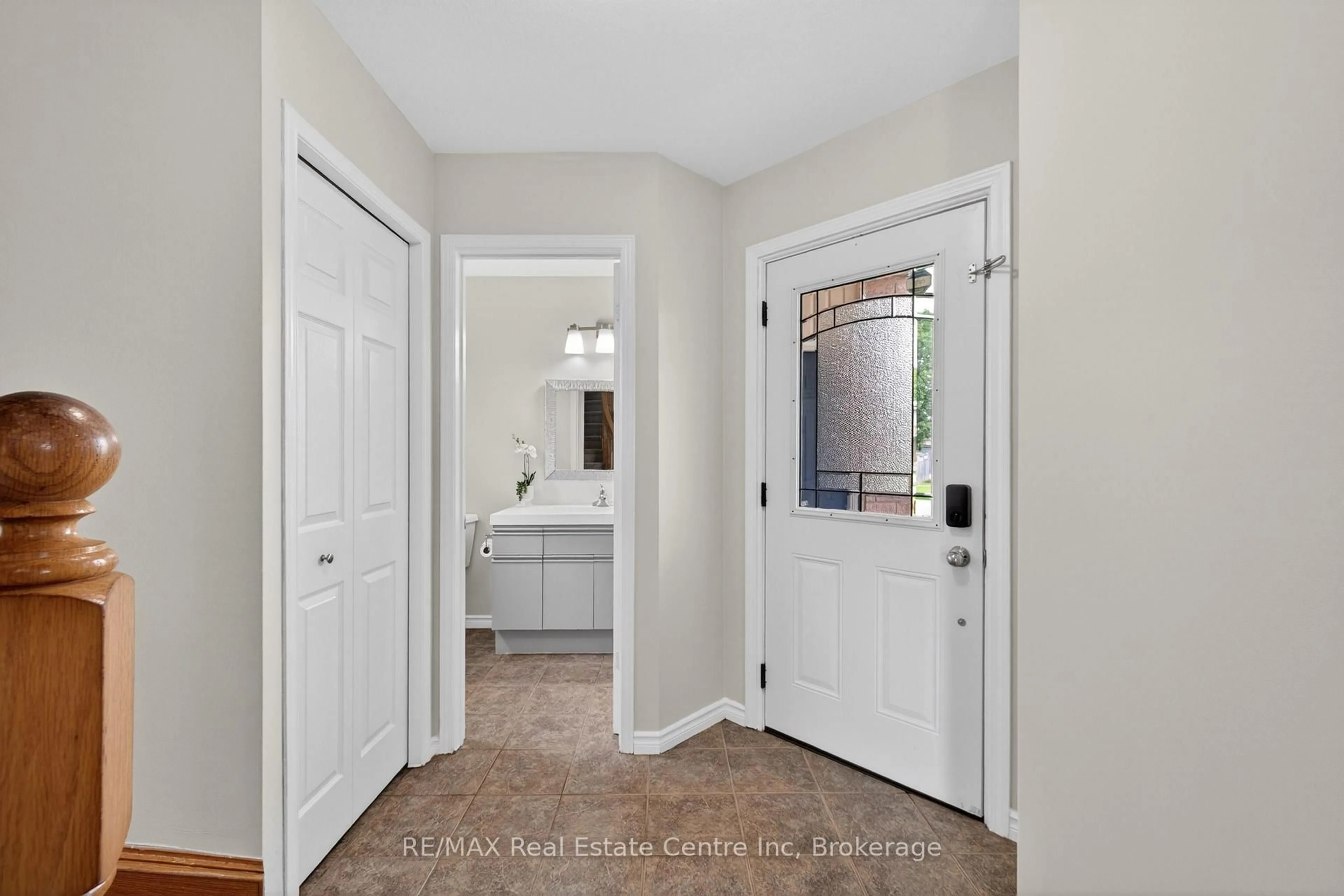 Indoor entryway for 47 Marisa St, Kitchener Ontario N2K 3V8