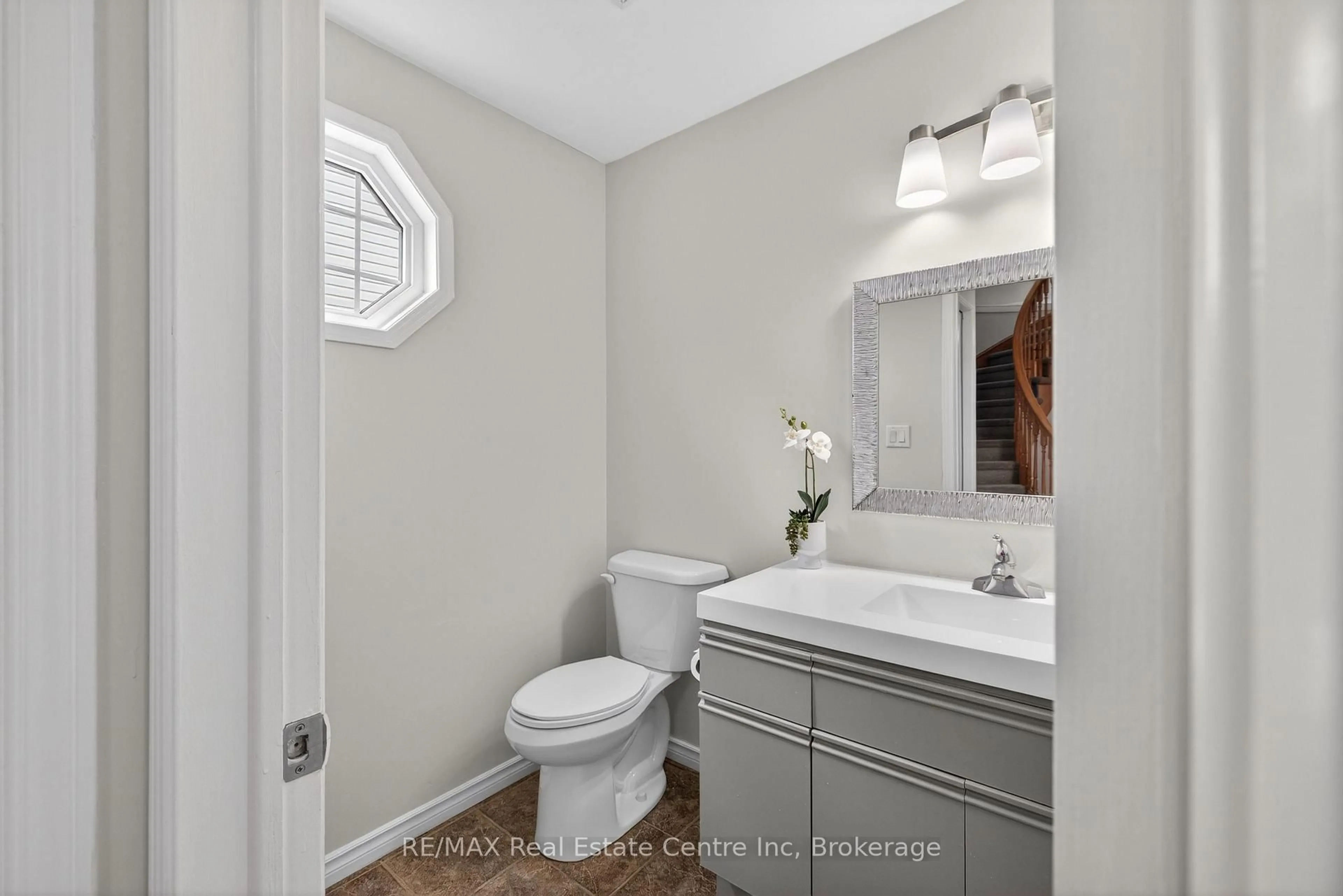 Standard bathroom, ceramic/tile floor for 47 Marisa St, Kitchener Ontario N2K 3V8