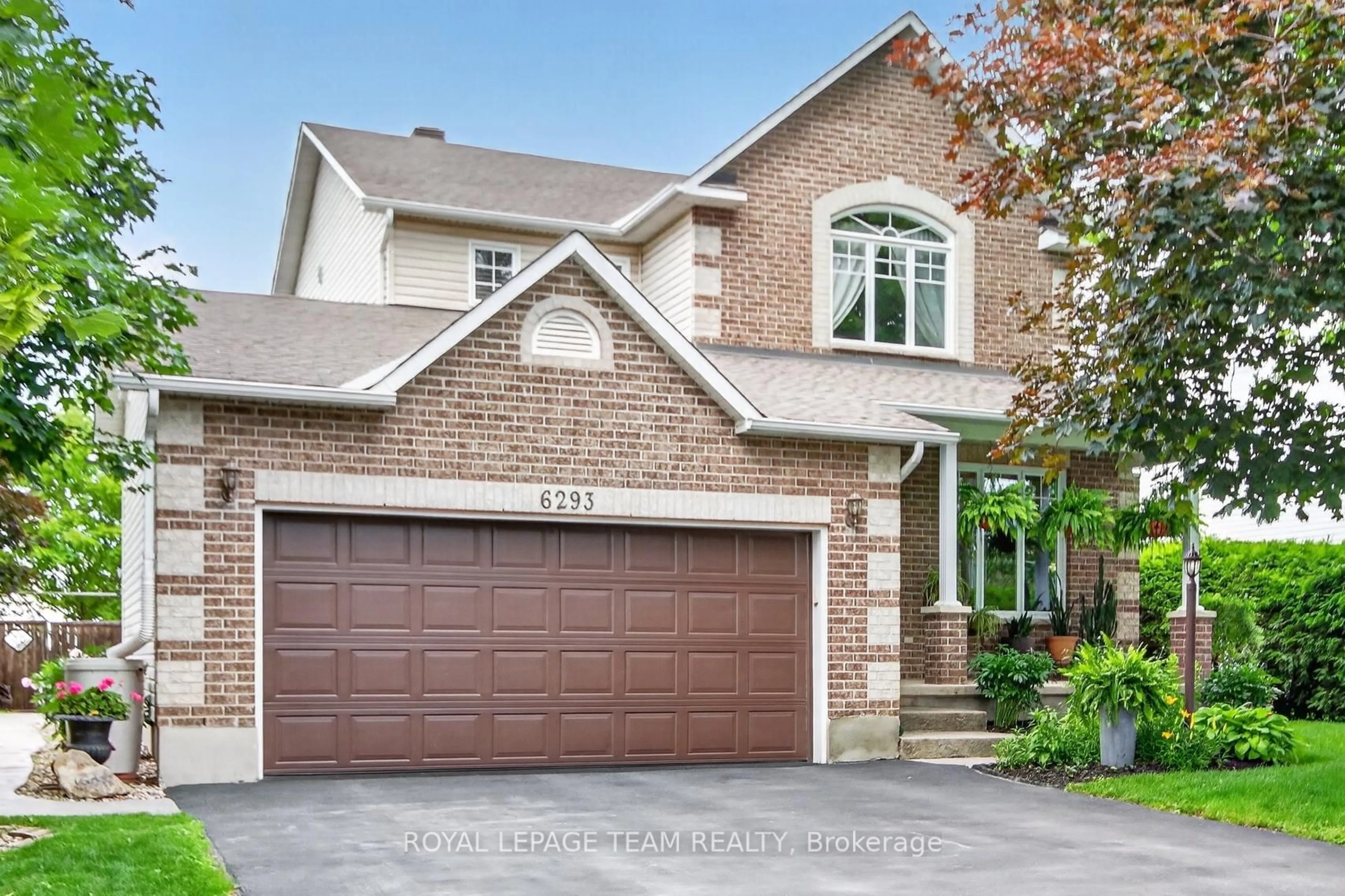 Home with brick exterior material, street for 6293 OTTAWA St, Richmond Ontario K0A 2Z0