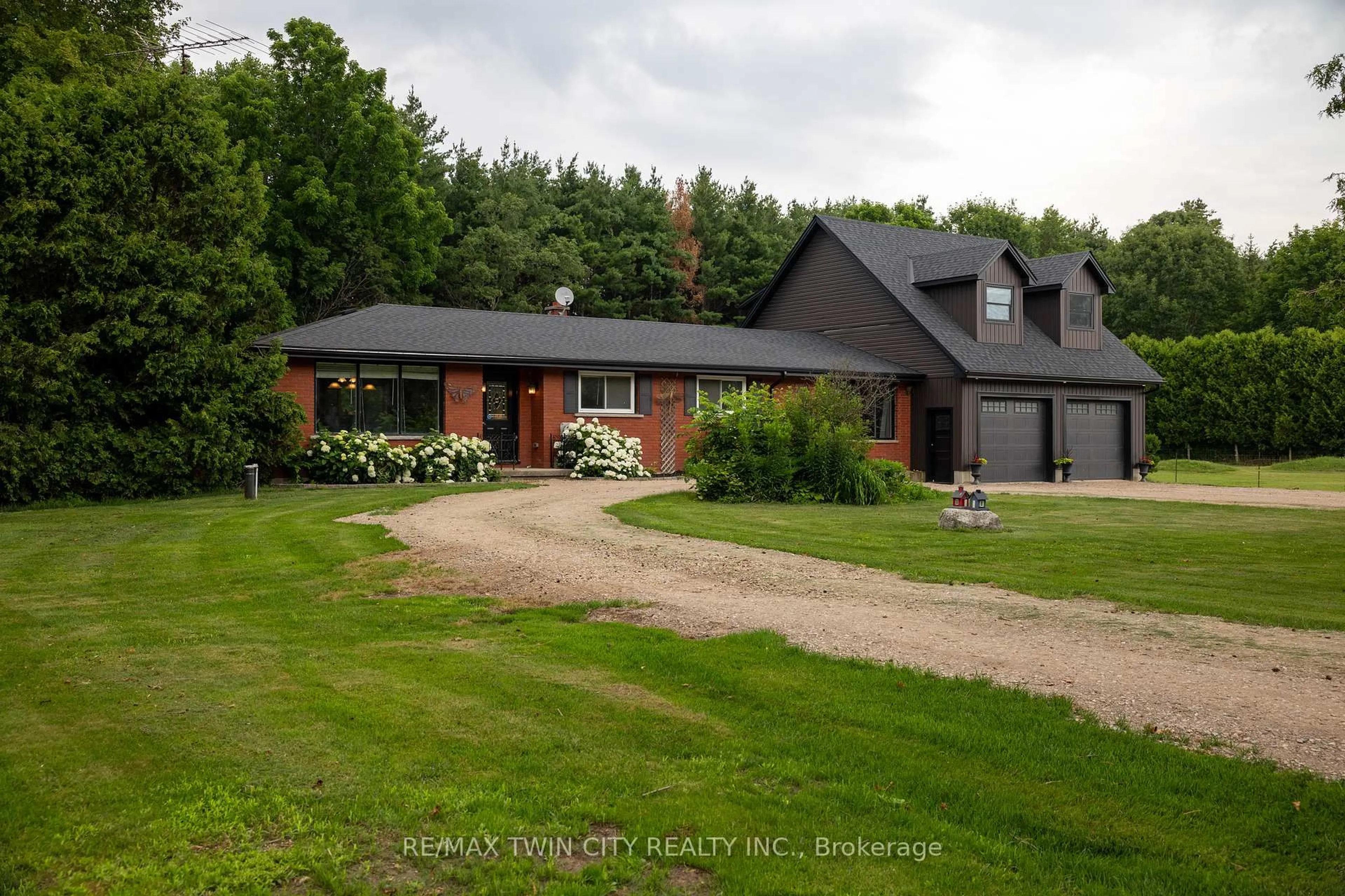 A pic from outside/outdoor area/front of a property/back of a property/a pic from drone, street for 54 FIFTH CONCESSION Rd, Brant Ontario N0E 1A0