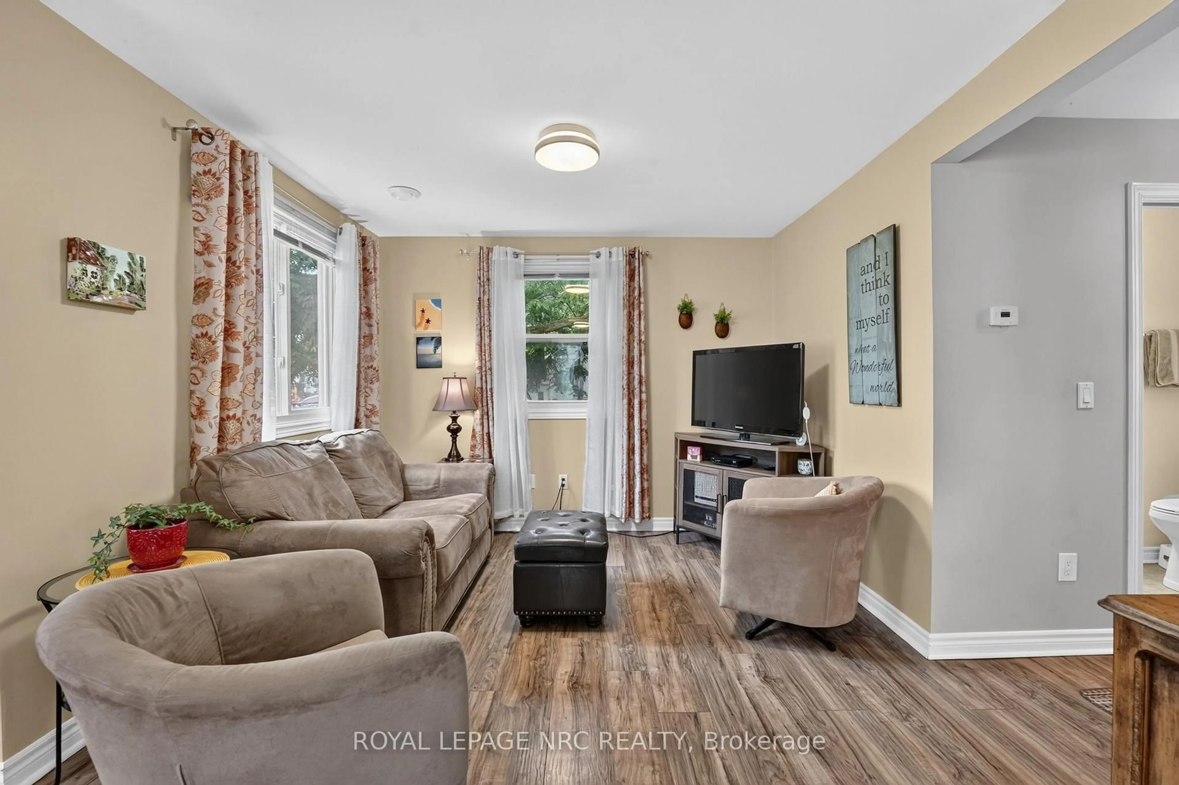 Living room with furniture, unknown for 63 OAKWOOD St, Port Colborne Ontario L3K 5G1