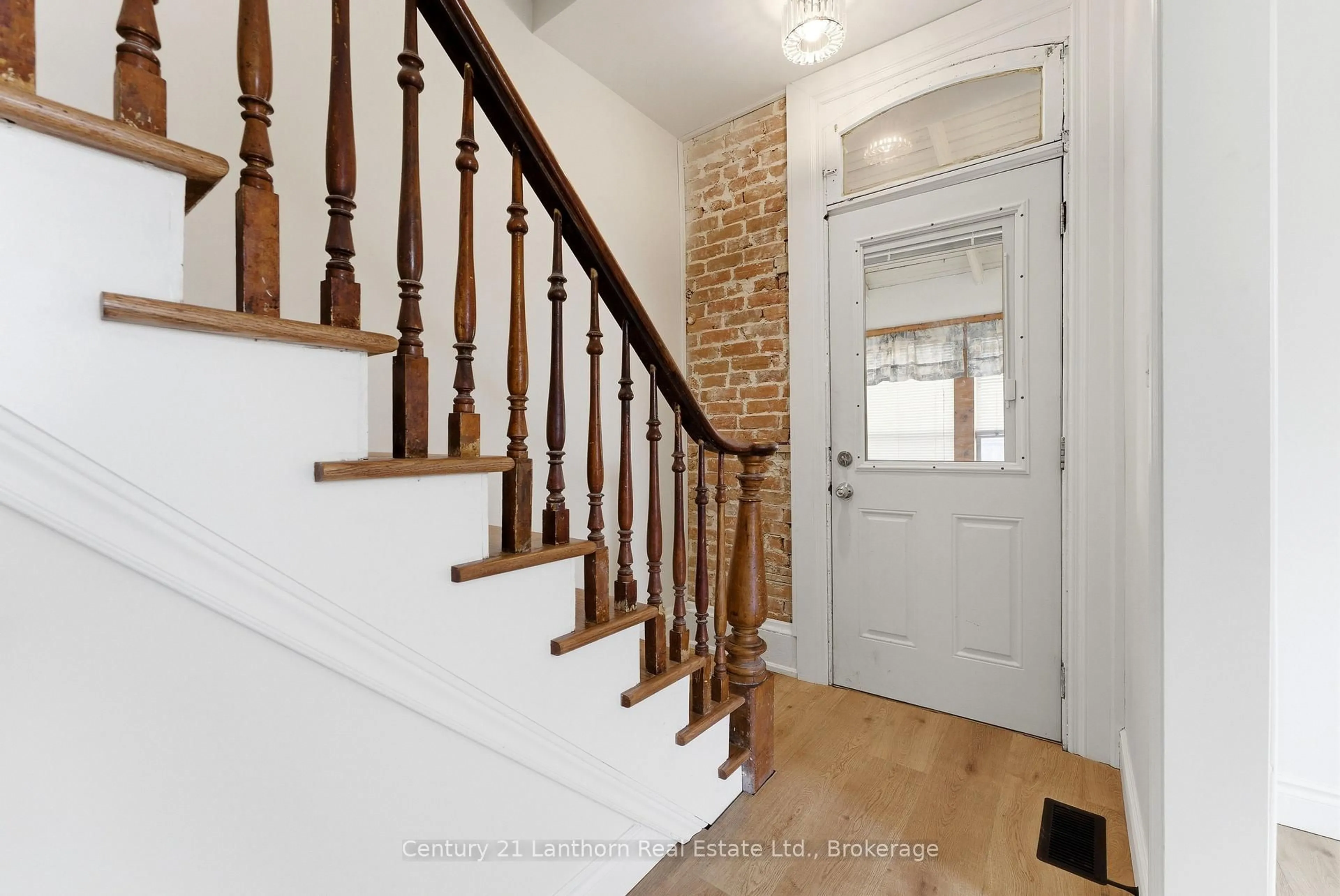 Indoor entryway for 16 Store St, Prince Edward County Ontario K0K 1T0