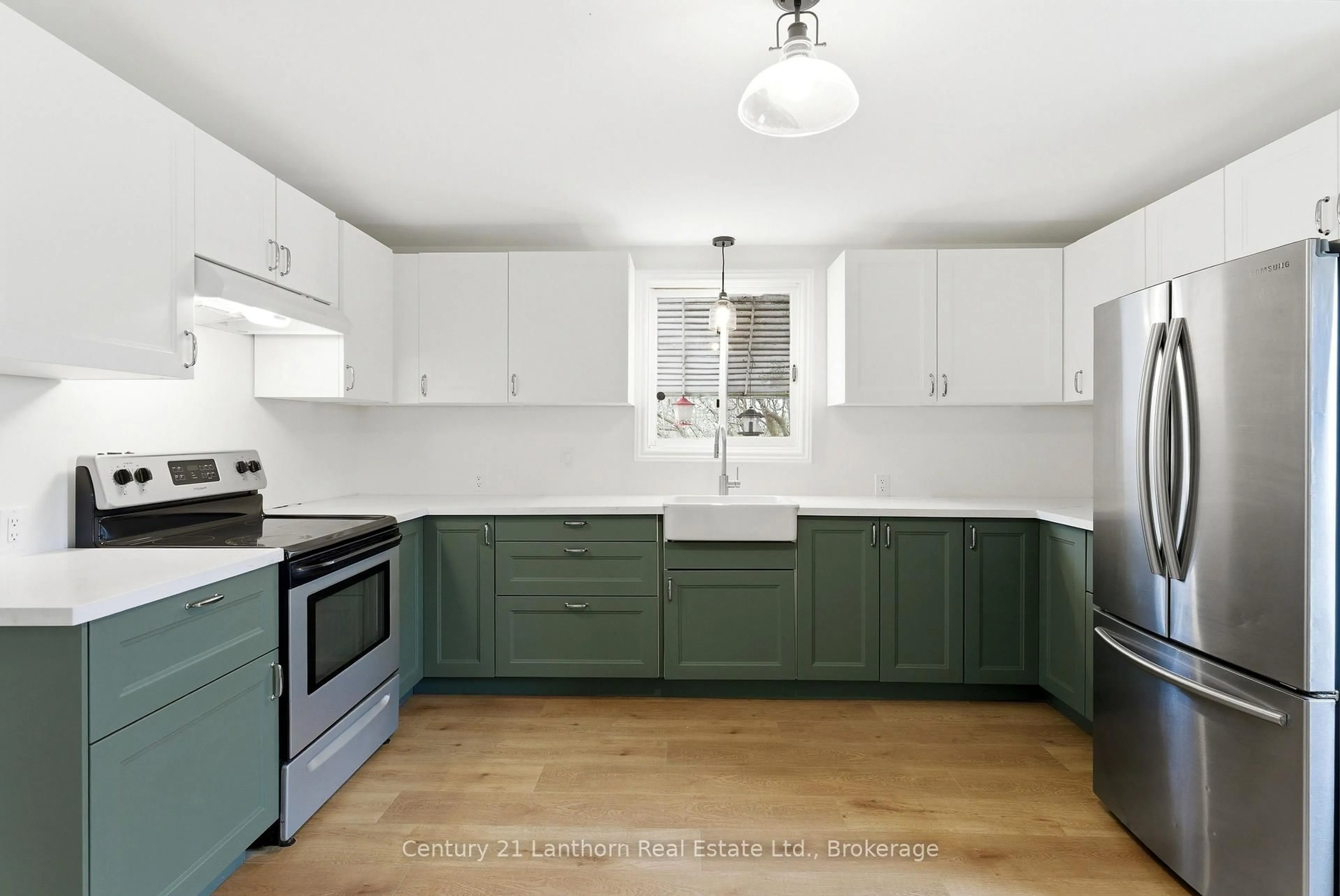 Standard kitchen, ceramic/tile floor for 16 Store St, Prince Edward County Ontario K0K 1T0