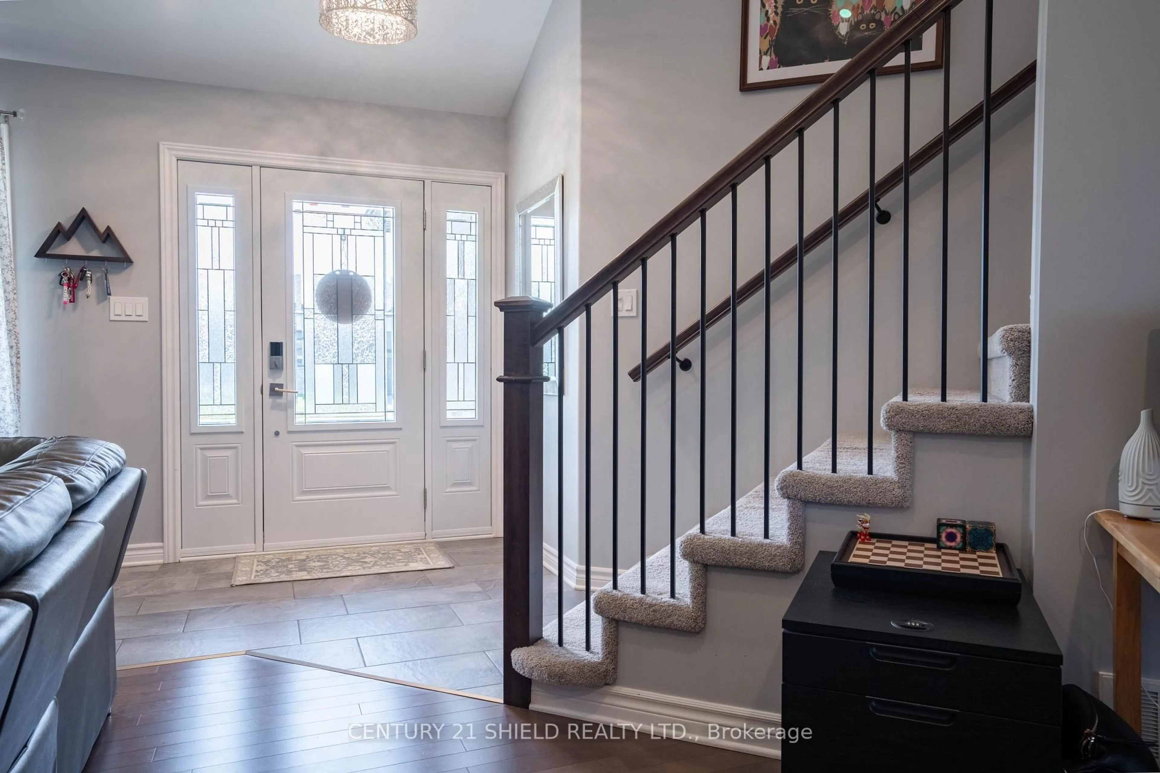 Indoor entryway for 85 Jim Brownell Blvd, South Stormont Ontario K0C 1P0