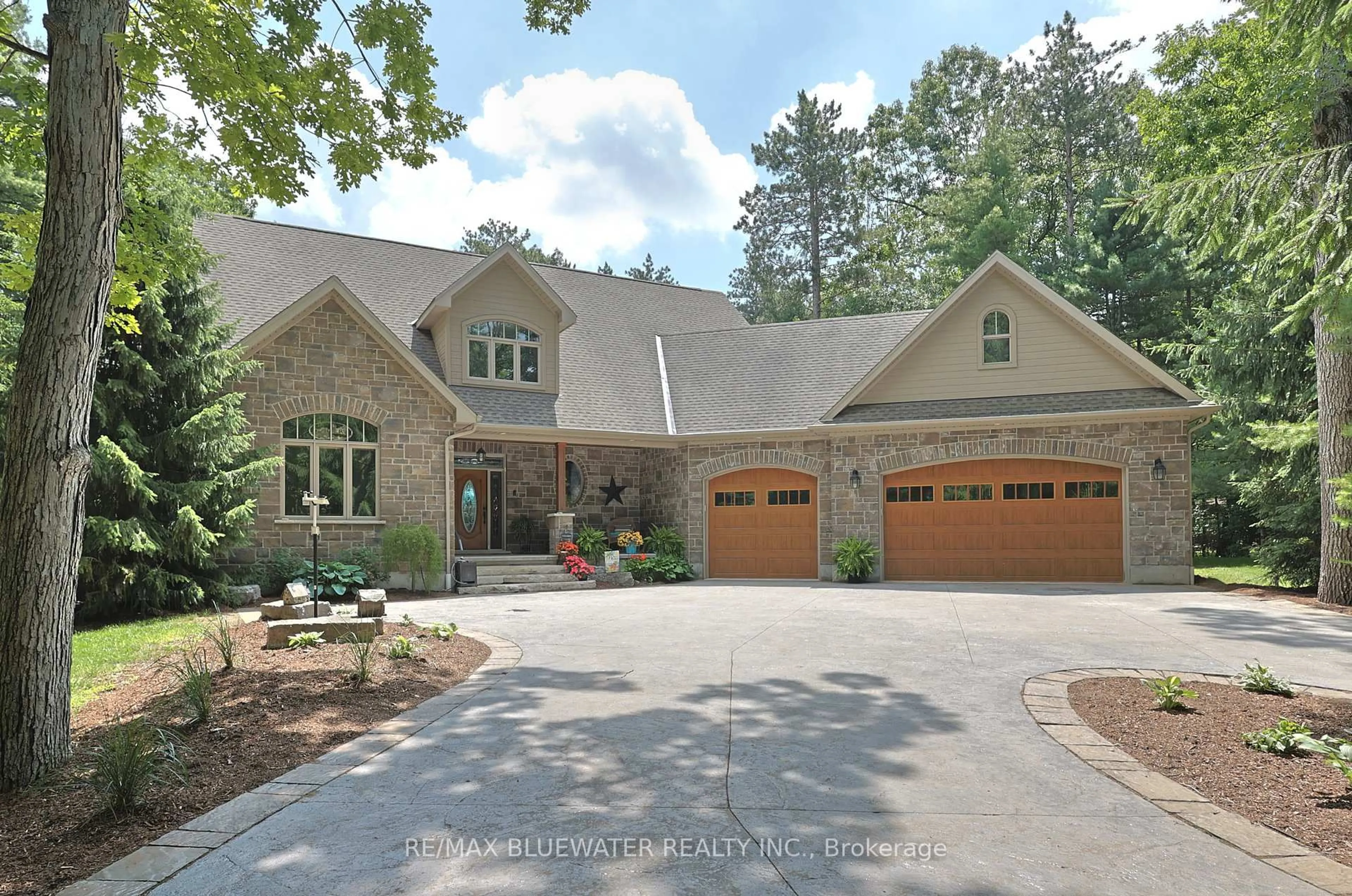 Home with brick exterior material, street for 9956 Pinetree Cres, Lambton Shores Ontario N0M 1T0