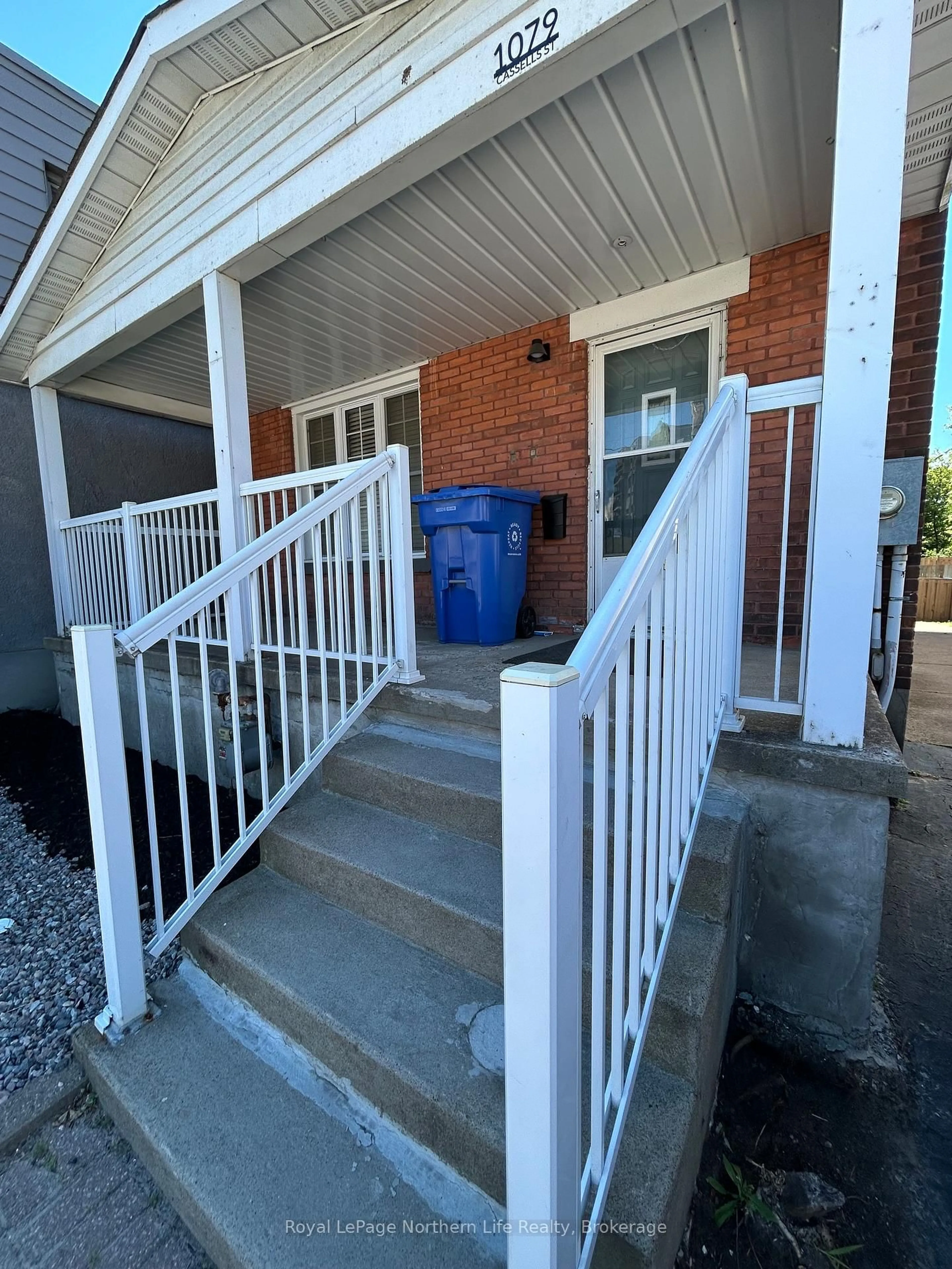 Unknown for 1079 Cassells St, North Bay Ontario P1B 4B1