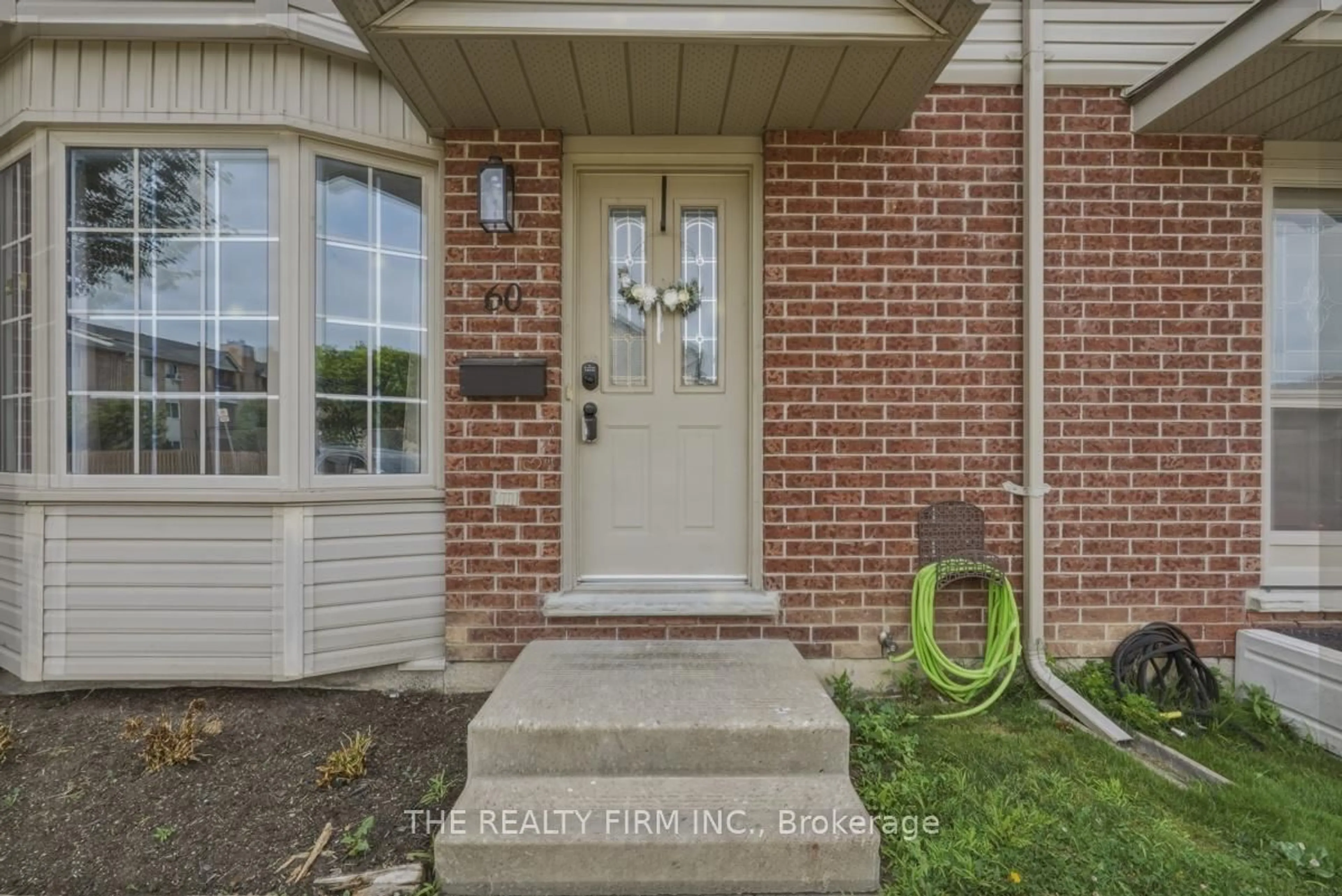 Indoor entryway for 151 Martinet Ave #60, London East Ontario N5V 4T4
