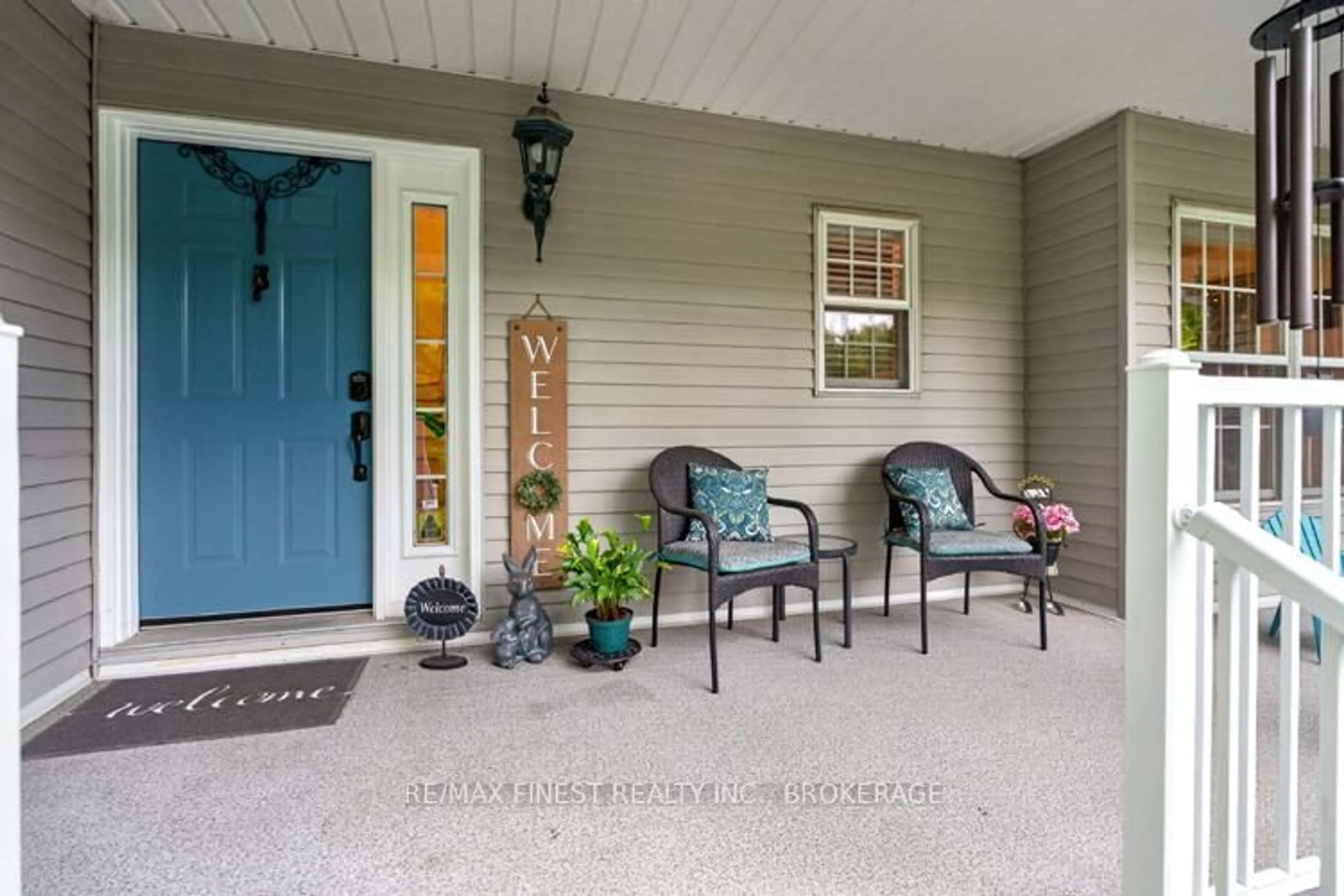 Indoor entryway for 2038 Valleyview Dr, Verona Ontario K0H 2W0