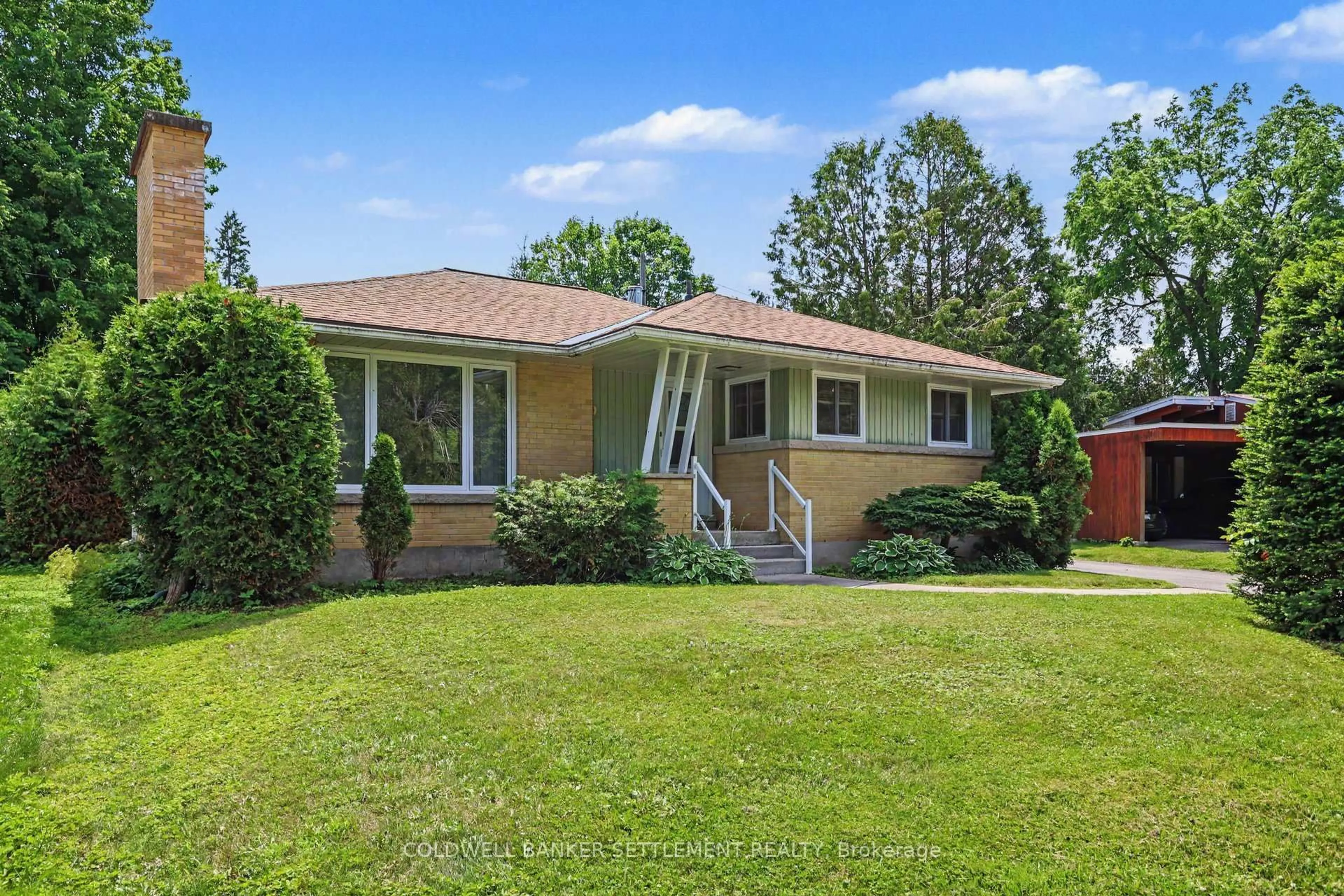 Home with brick exterior material, unknown for 6 Glenview Cres, Perth Ontario K7H 2L2