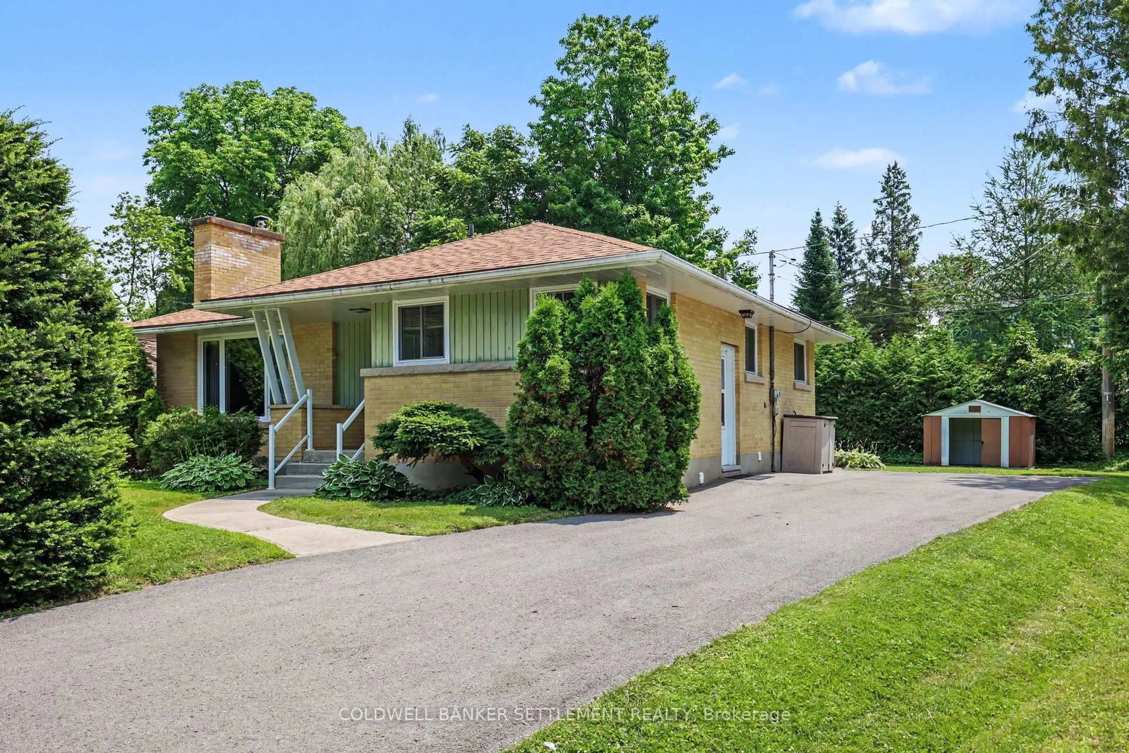 Unknown for 6 Glenview Cres, Perth Ontario K7H 2L2