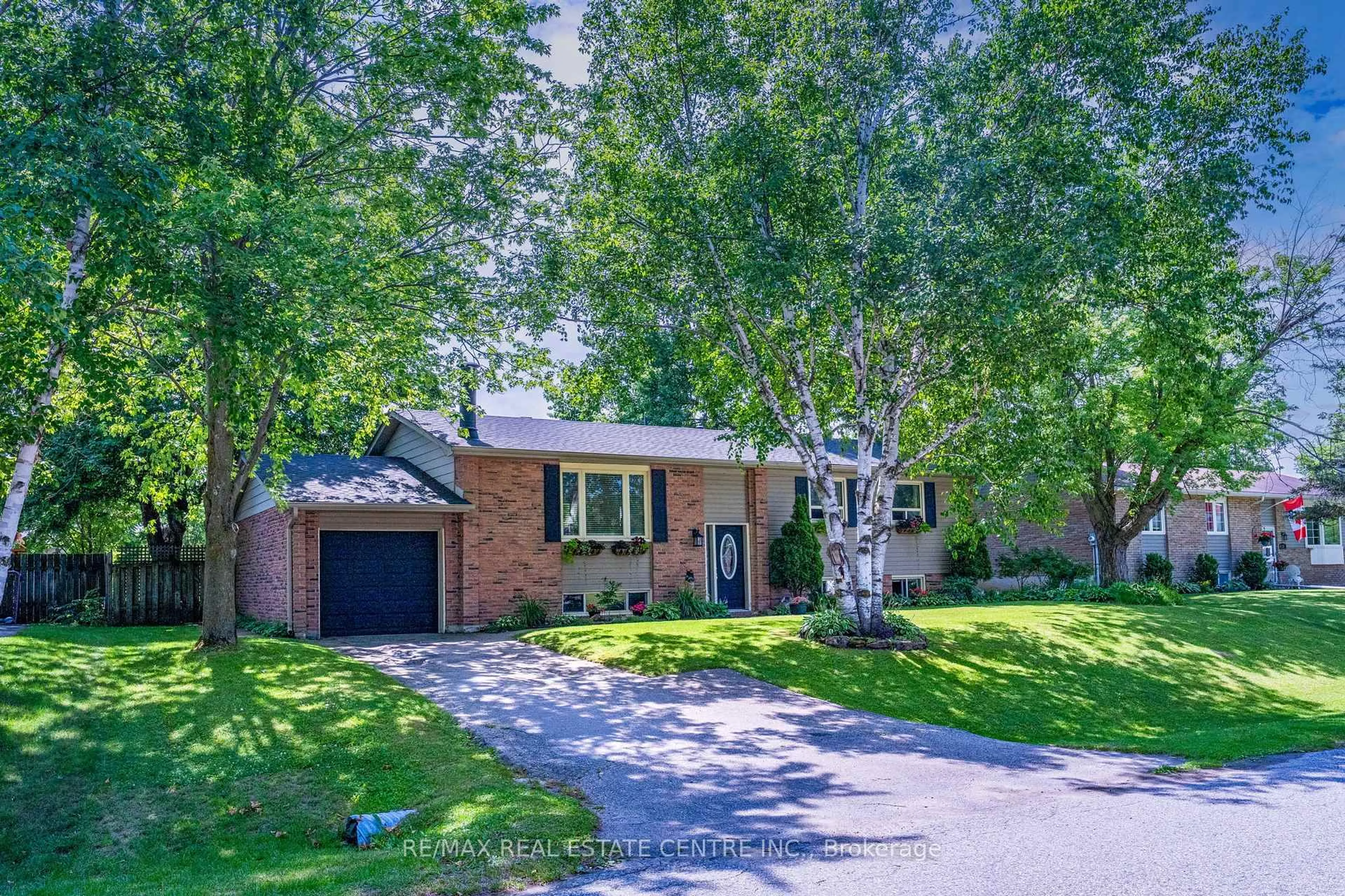 Home with brick exterior material, street for 13 Douglas Cres, Erin Ontario N0B 1Z0