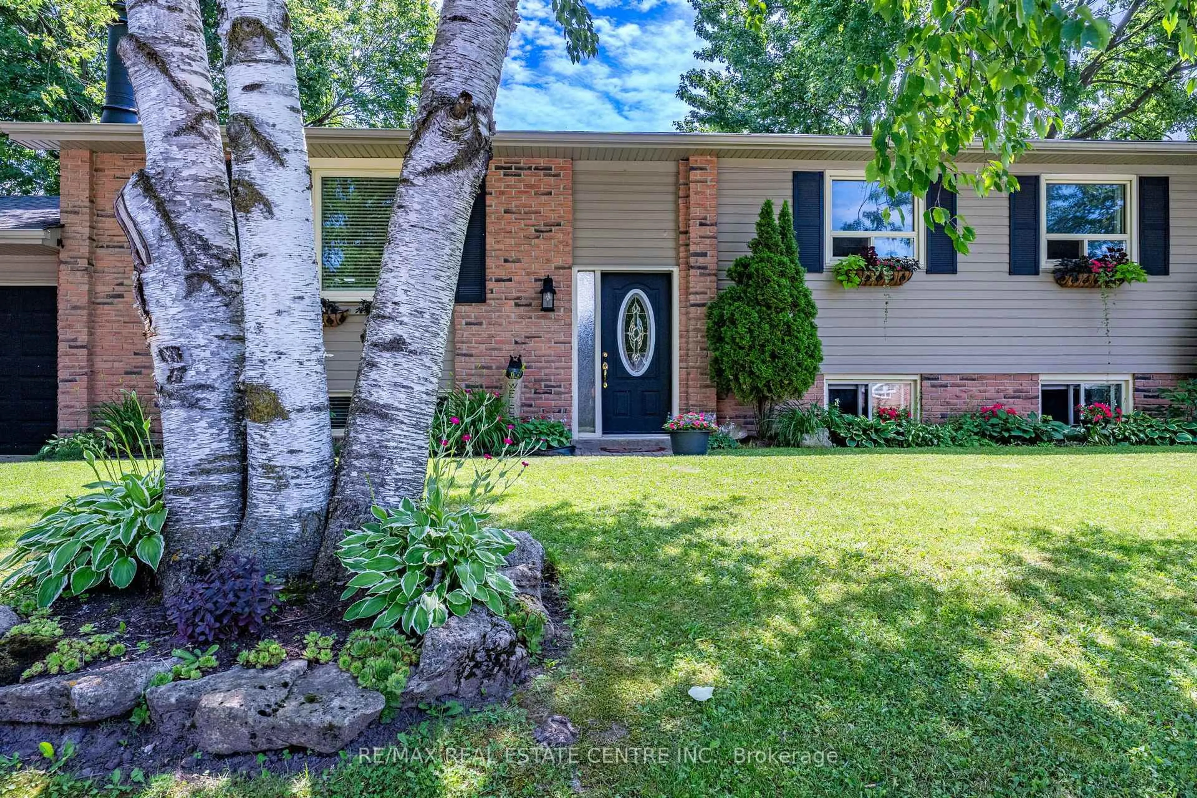 Unknown for 13 Douglas Cres, Erin Ontario N0B 1Z0