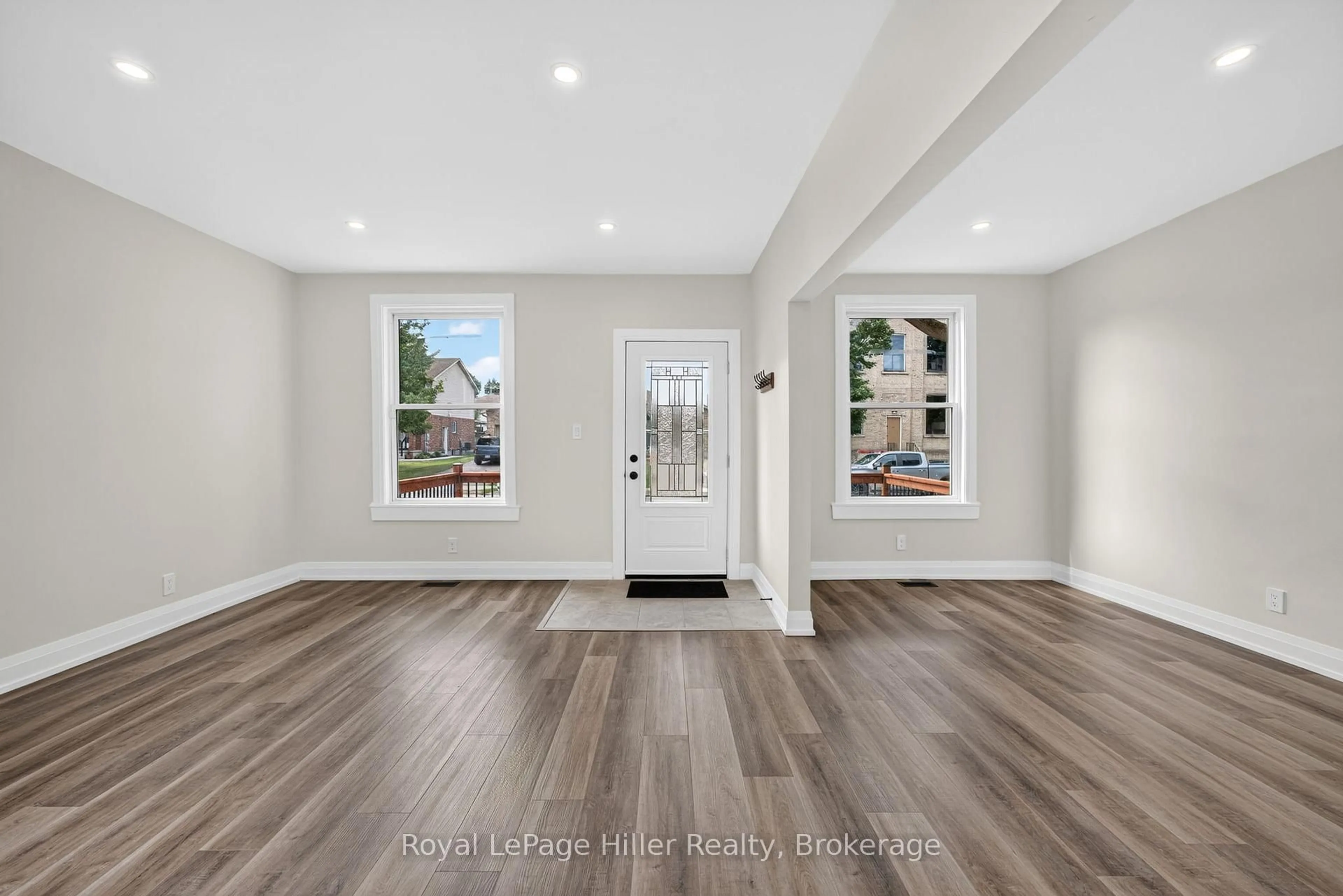 Indoor entryway for 432 Albert St, Stratford Ontario N5A 3L4