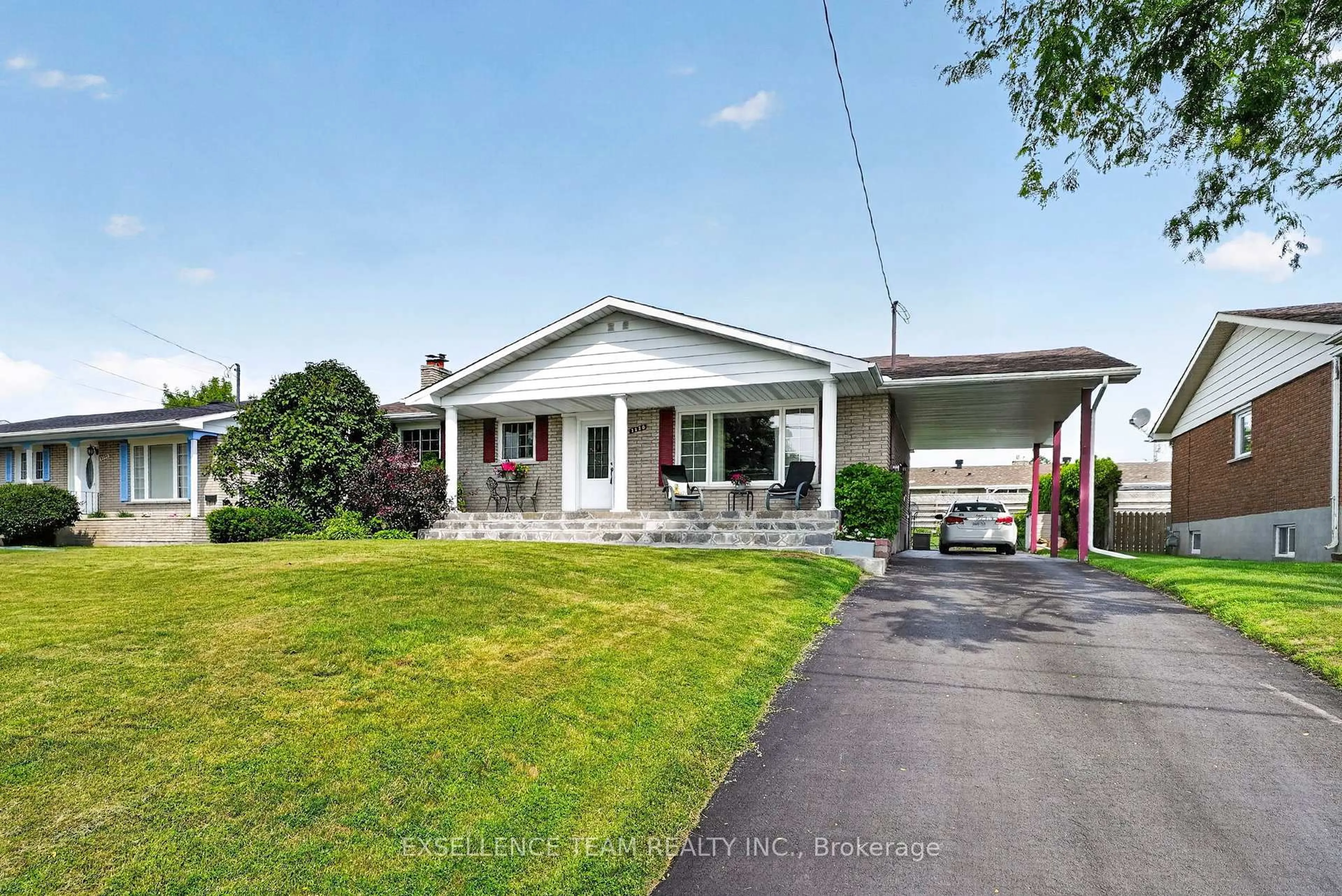 A pic from outside/outdoor area/front of a property/back of a property/a pic from drone, street for 1120 Lasalle Rd, Cornwall Ontario K6H 2W3
