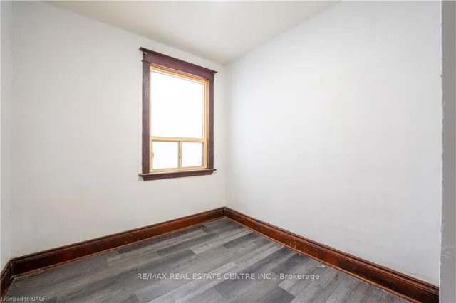 1274 Barton St, Hamilton 2