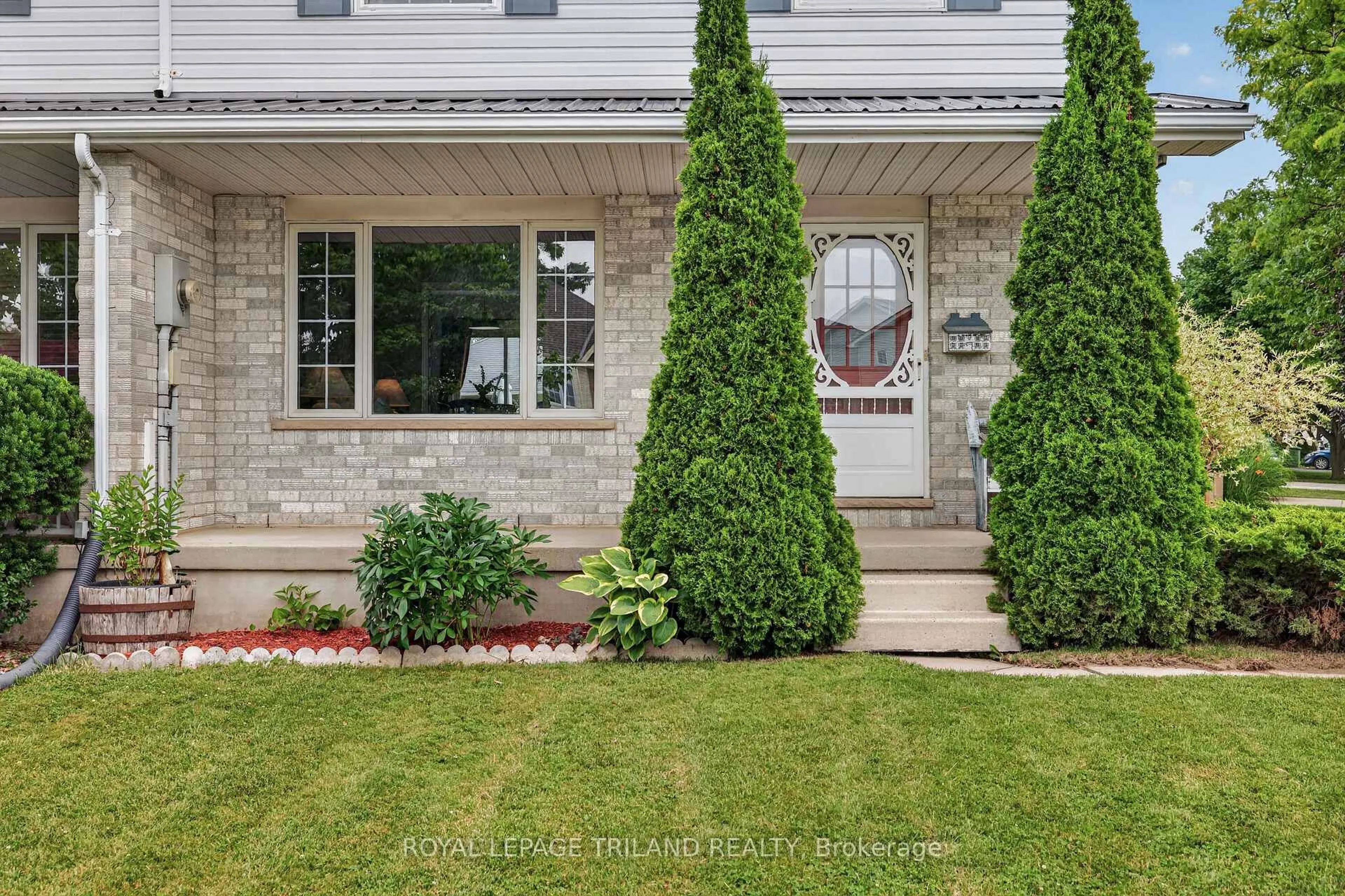 Home with brick exterior material, street for 400 Highview Dr, St. Thomas Ontario N5R 6C6