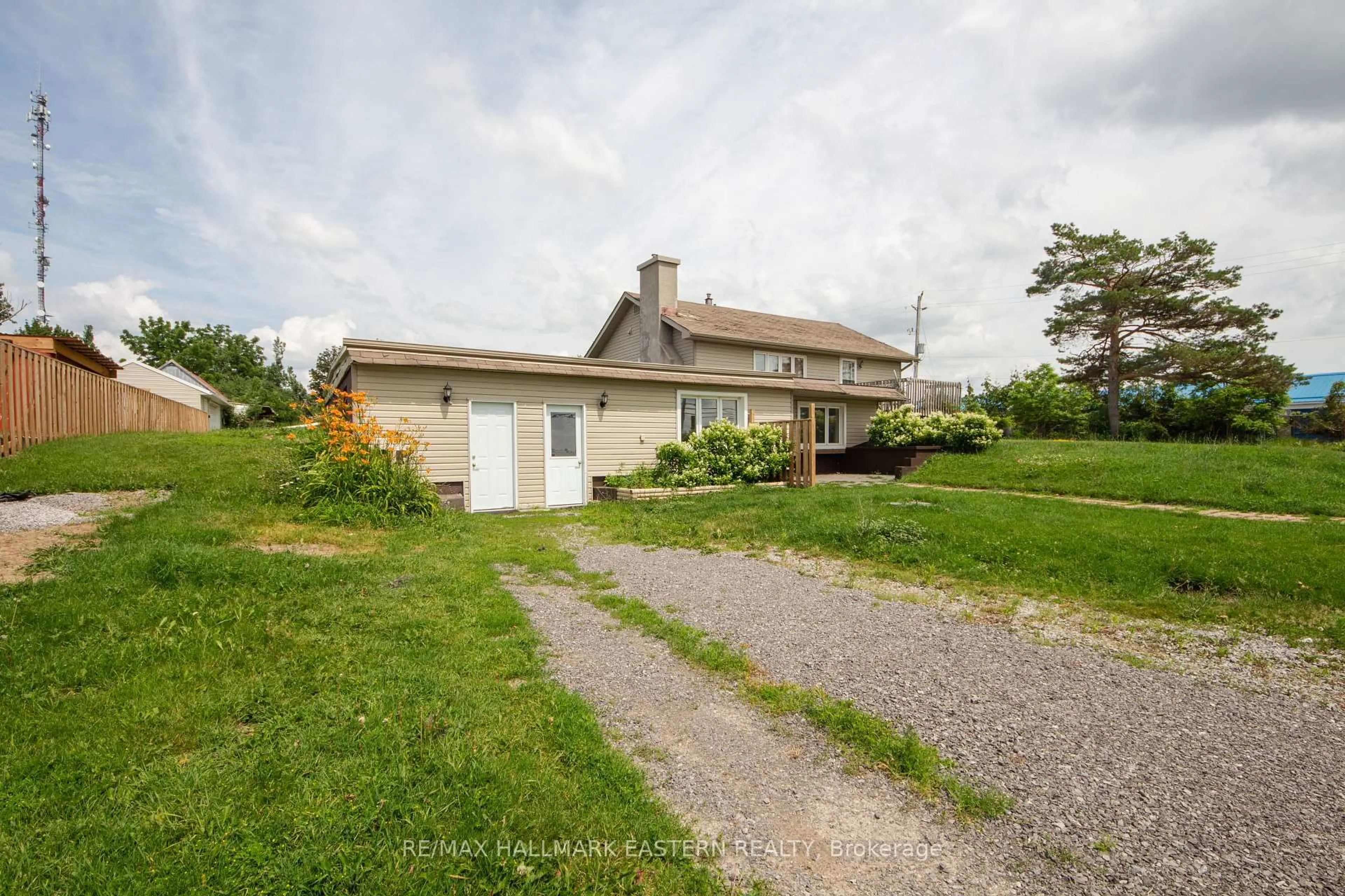 A pic from outside/outdoor area/front of a property/back of a property/a pic from drone, street for 1624 Chemong Rd, Selwyn Ontario K9J 6X2