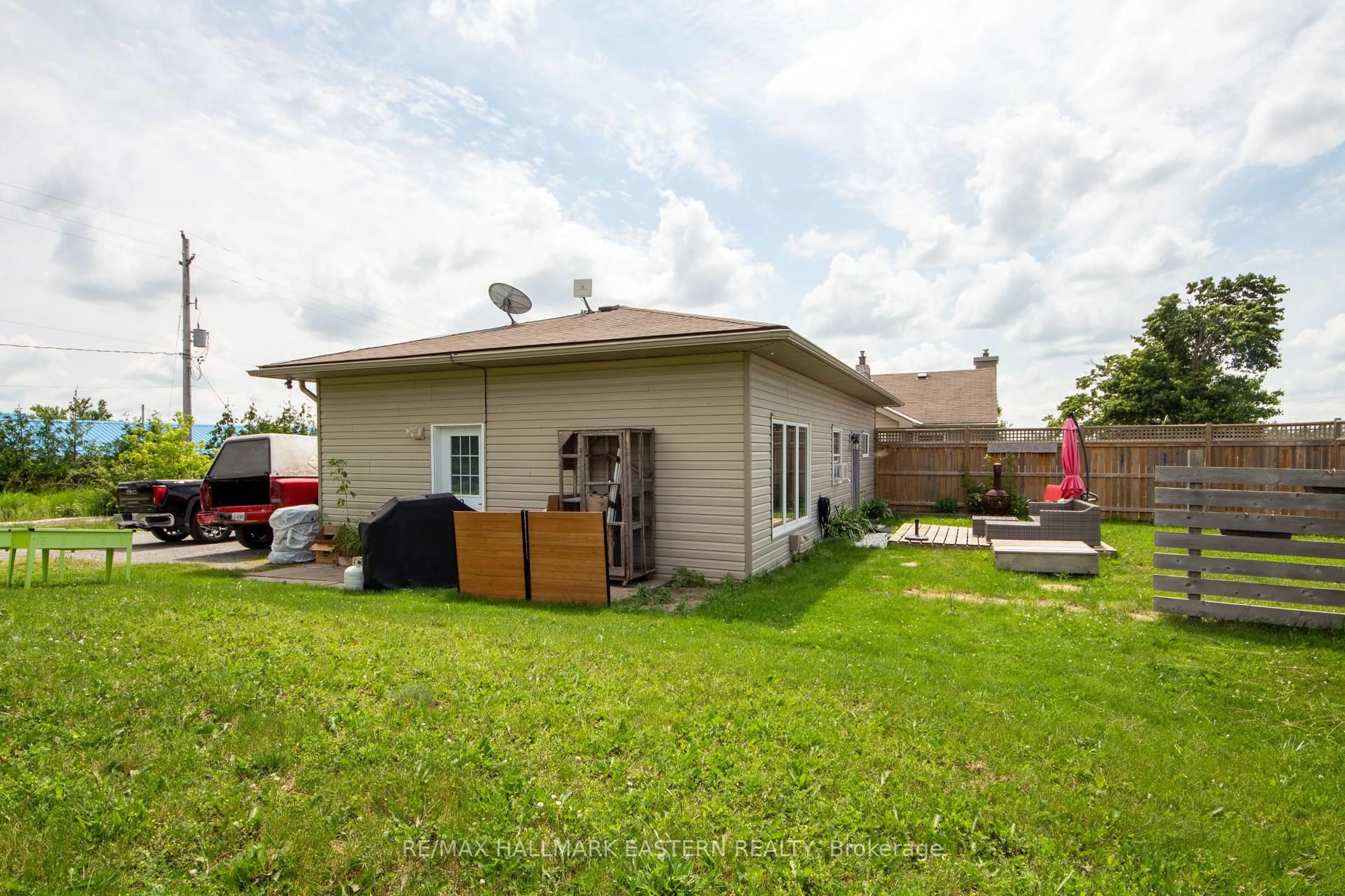 Unknown for 1624 Chemong Rd, Selwyn Ontario K9J 6X2