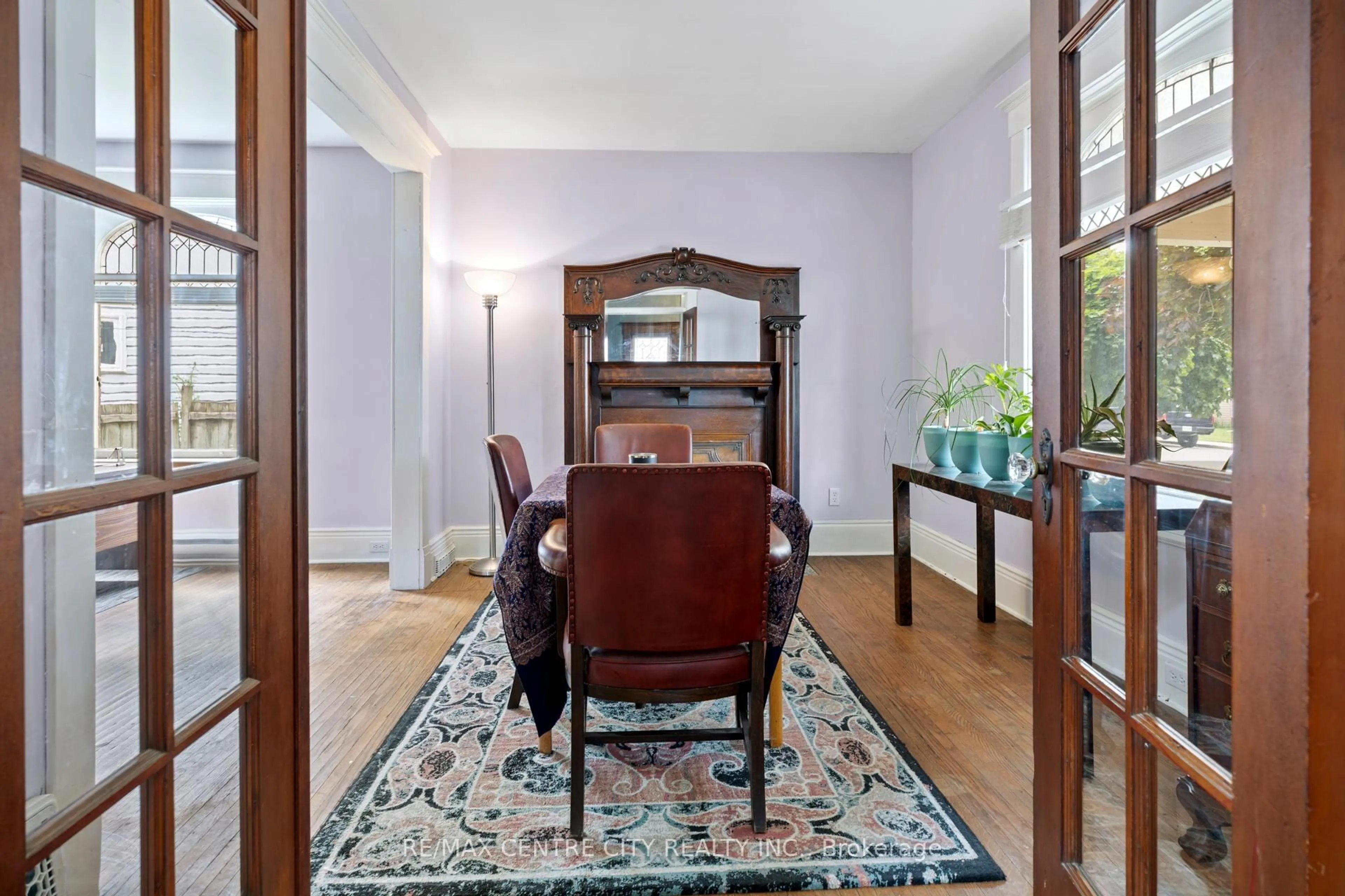 Dining room, unknown for 30 Owaissa St, St. Thomas Ontario N5P 1T2