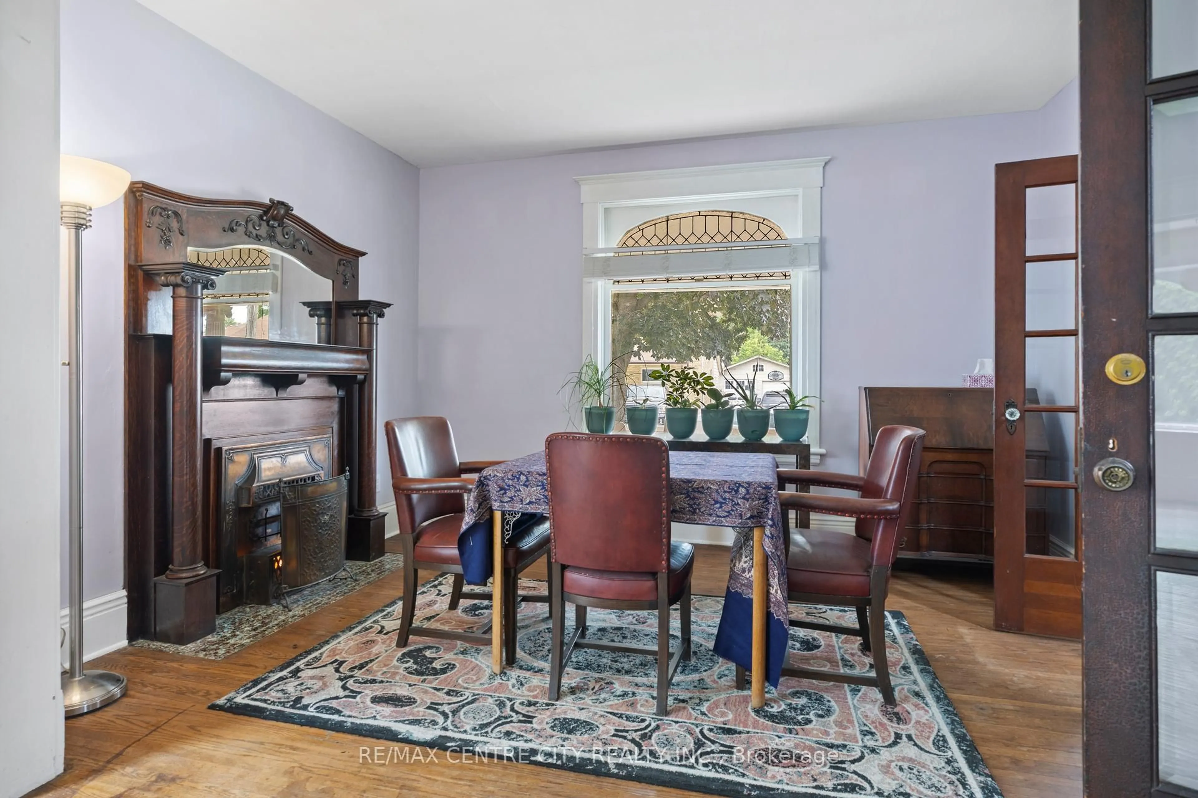 Dining room, unknown for 30 Owaissa St, St. Thomas Ontario N5P 1T2