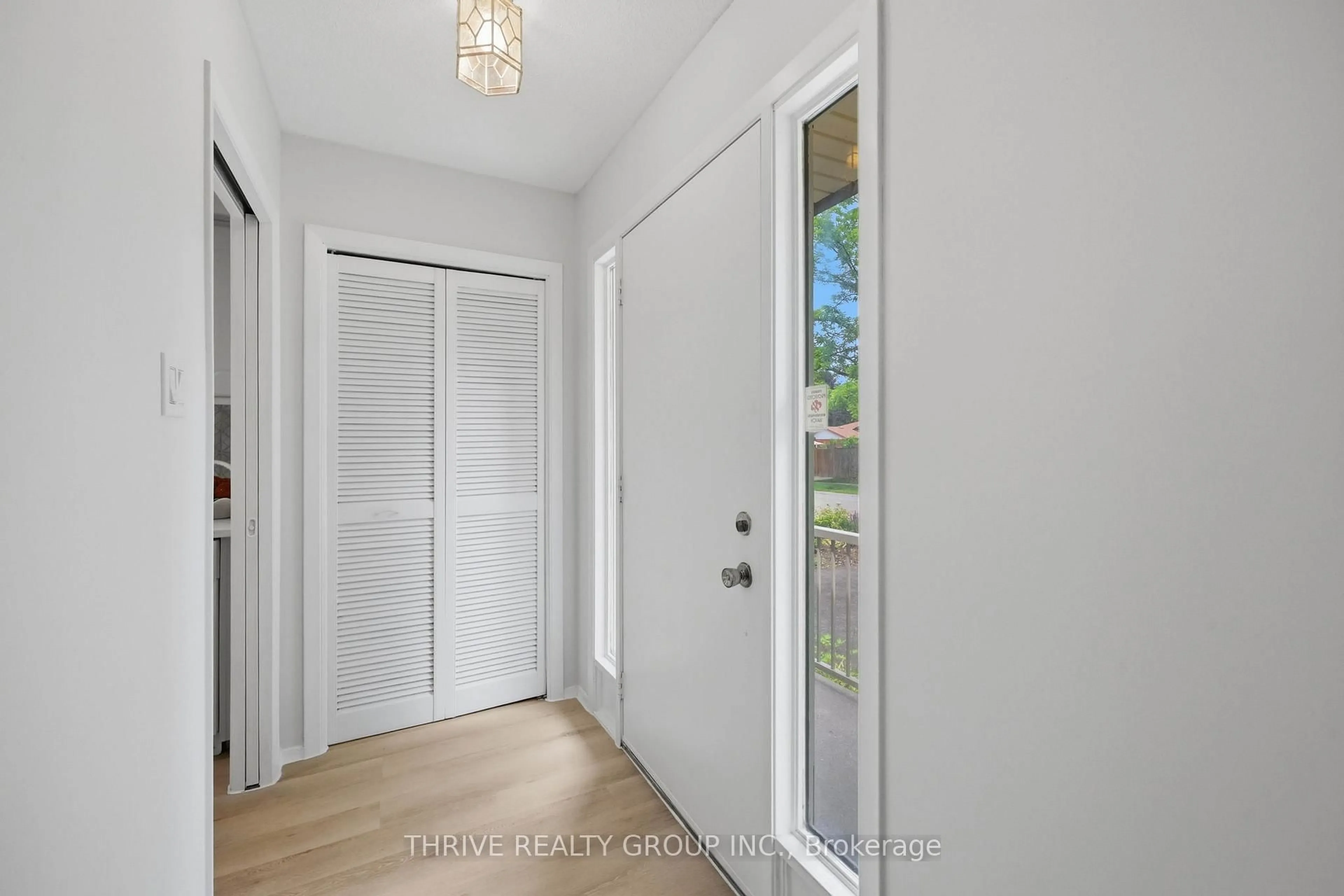 Indoor entryway for 115 HALIBURTON Rd, London South Ontario N6K 2Z2