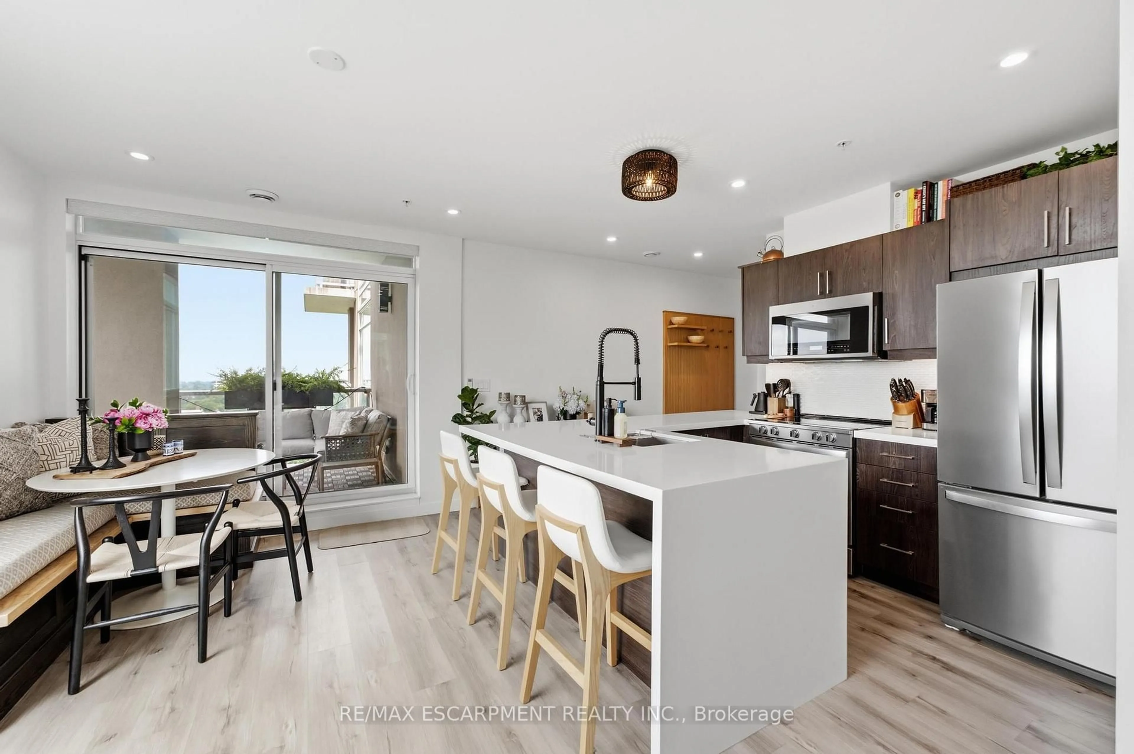 Open concept kitchen, unknown for 455 Charlton Ave #403, Hamilton Ontario L8N 0B2